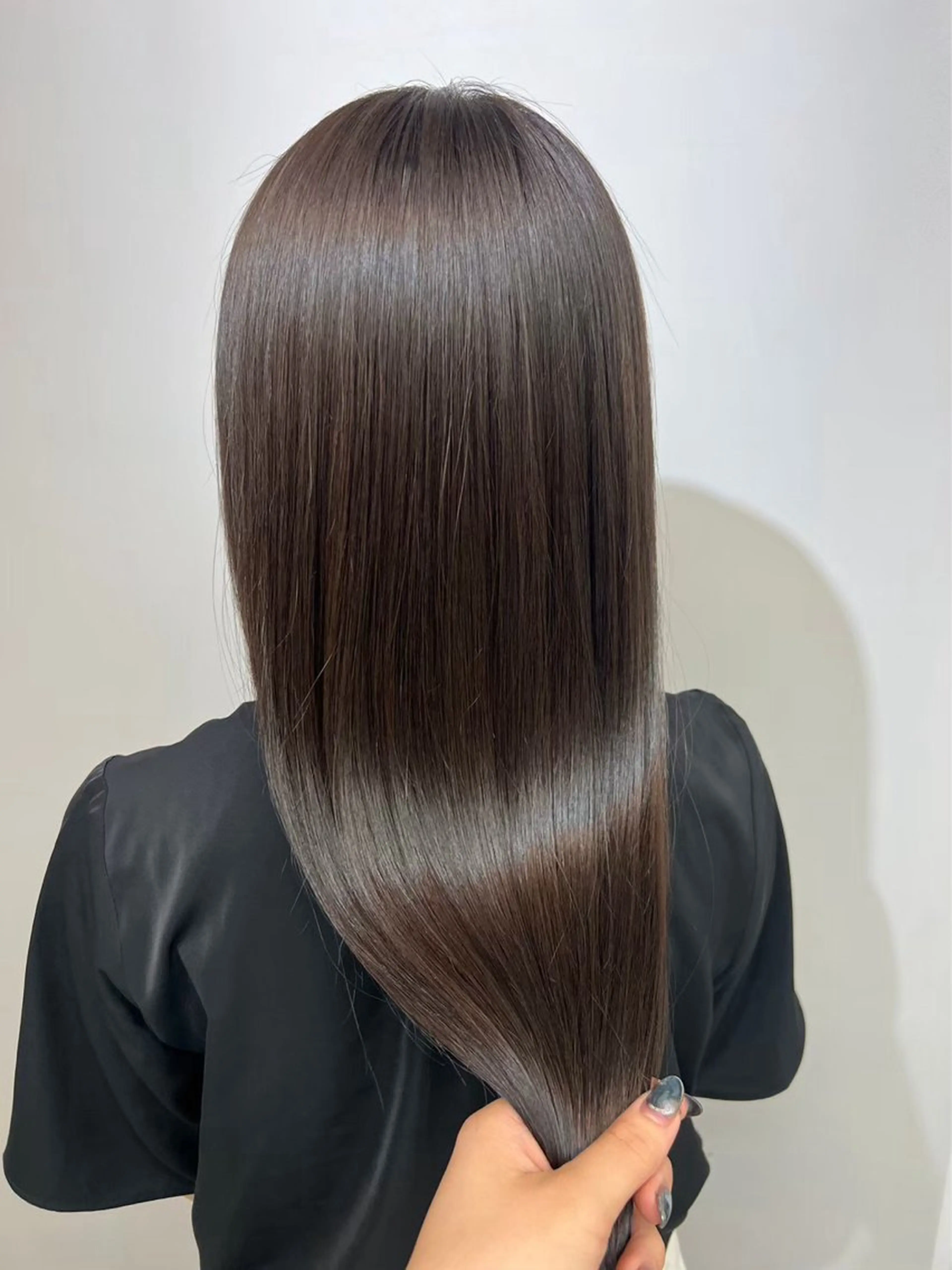 ロング 尾崎 虹美のヘアスタイル