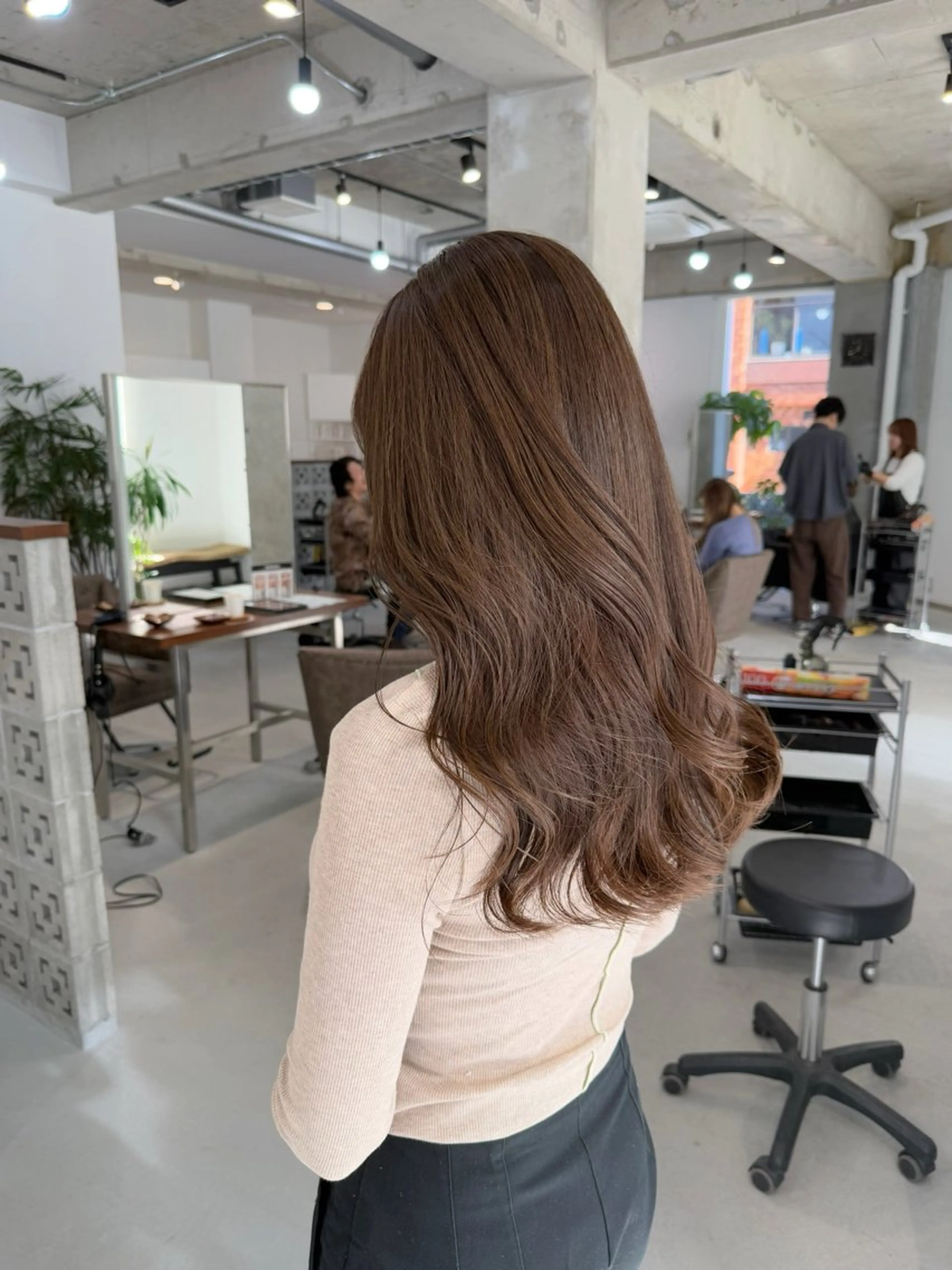 ロング カラー ベージュカラー カット ヘアカラー トリートメント カイリ /レイヤーカットのヘアスタイル