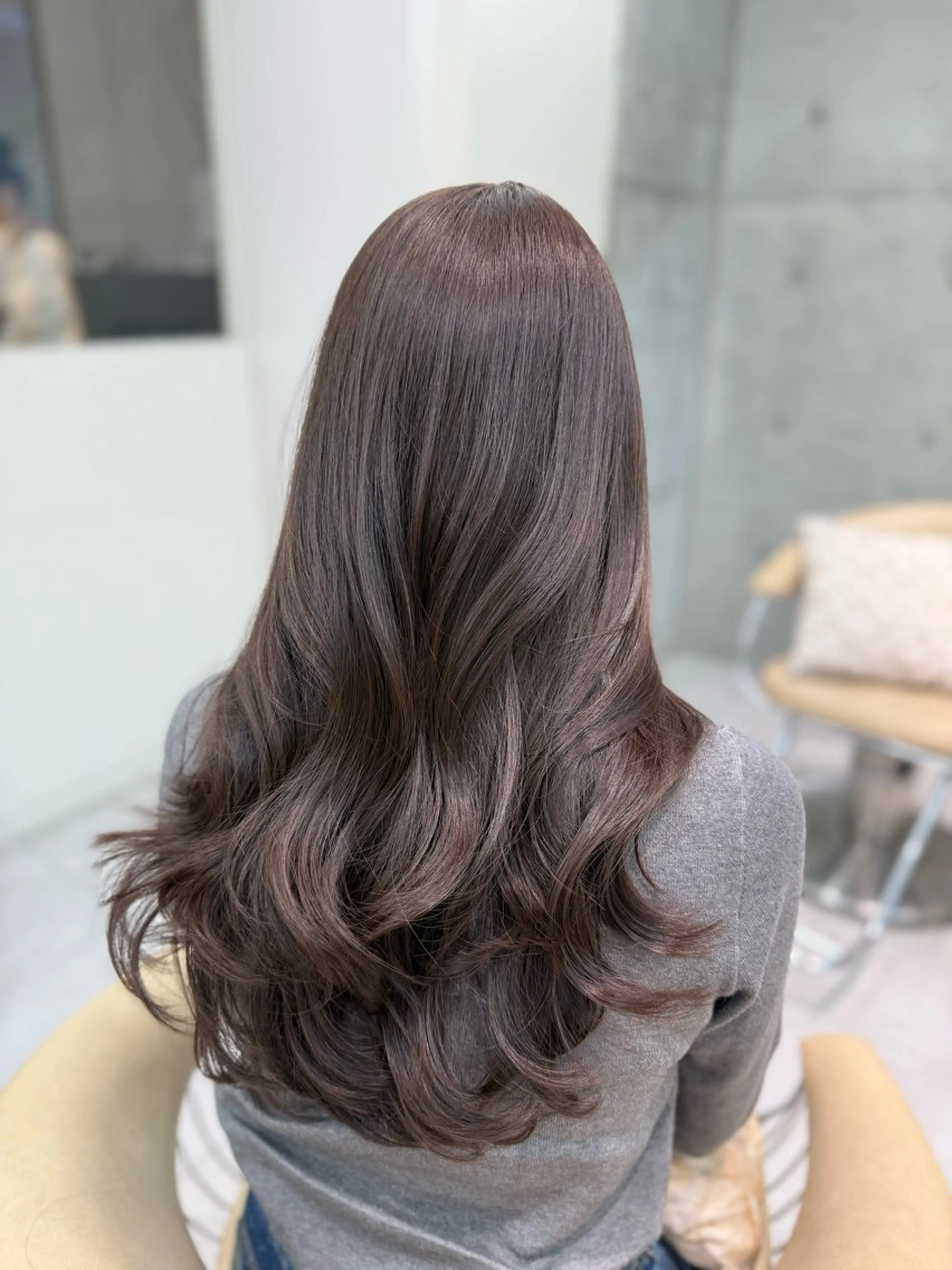 ロング カラー カット ヘアカラー トリートメント shion 透明感カラーのヘアスタイル