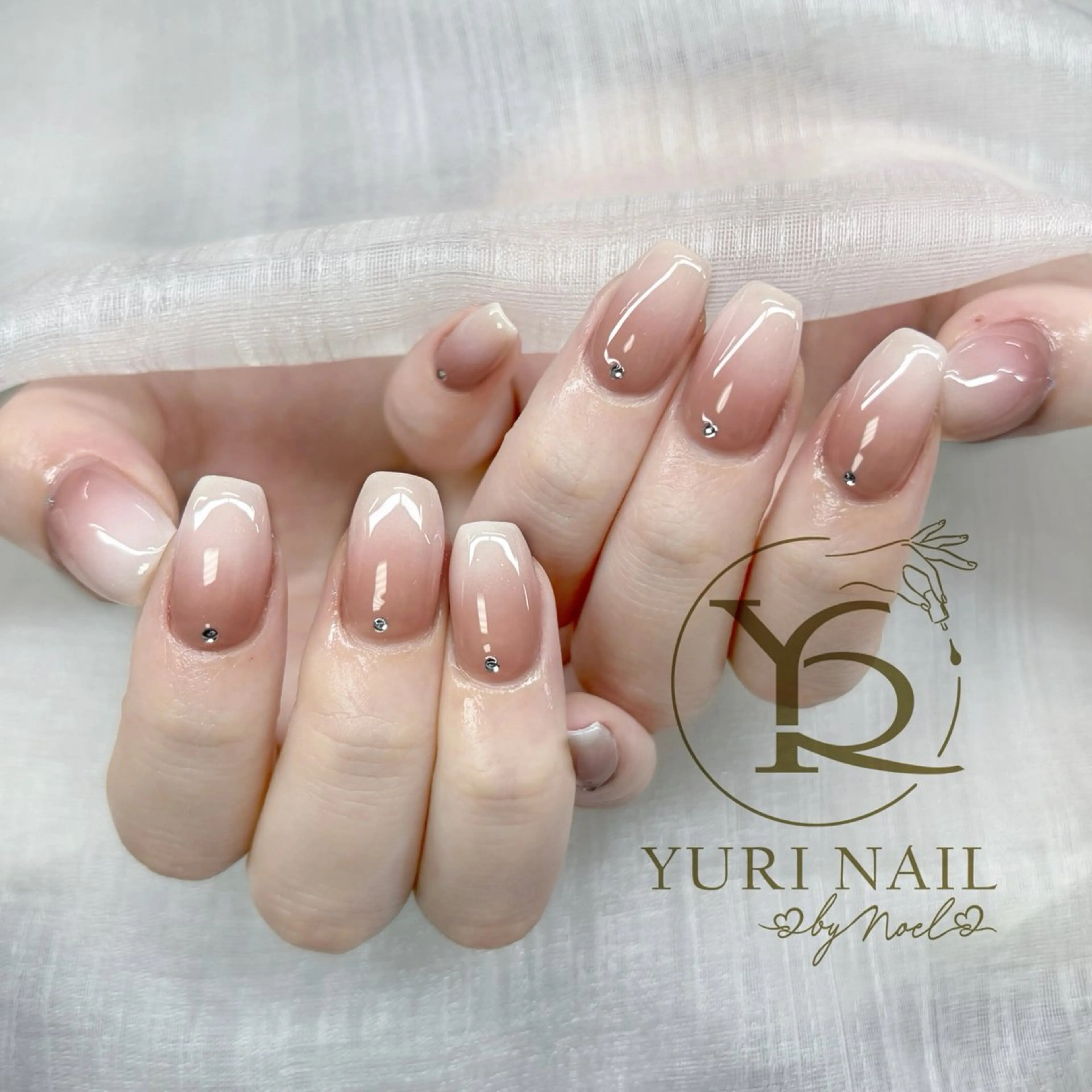 ネイル ハンドネイル フットネイル ハンドケア YURI Nail NARITAのネイルデザイン