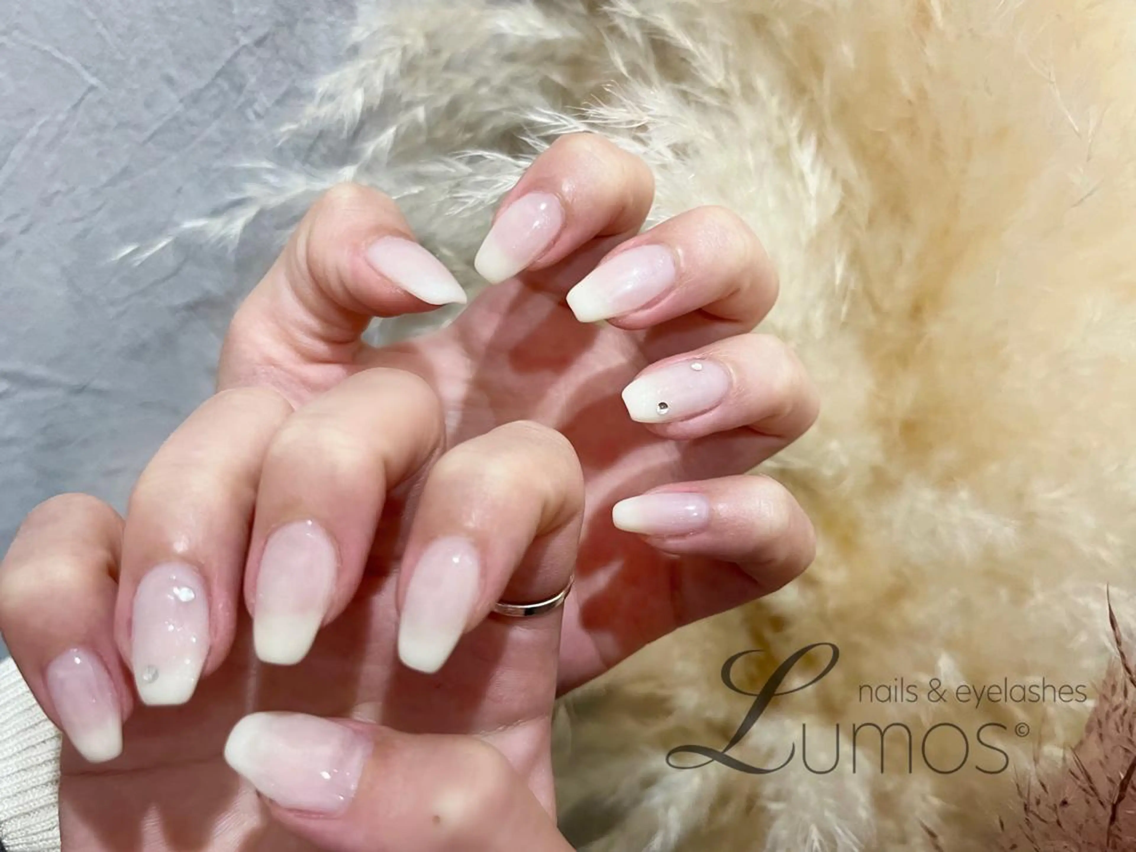 ネイル グラデーション ストーンネイル ハンドネイル Lumos/nail &eyelashes桜川店所属・Lumos Annのネイルデザイン