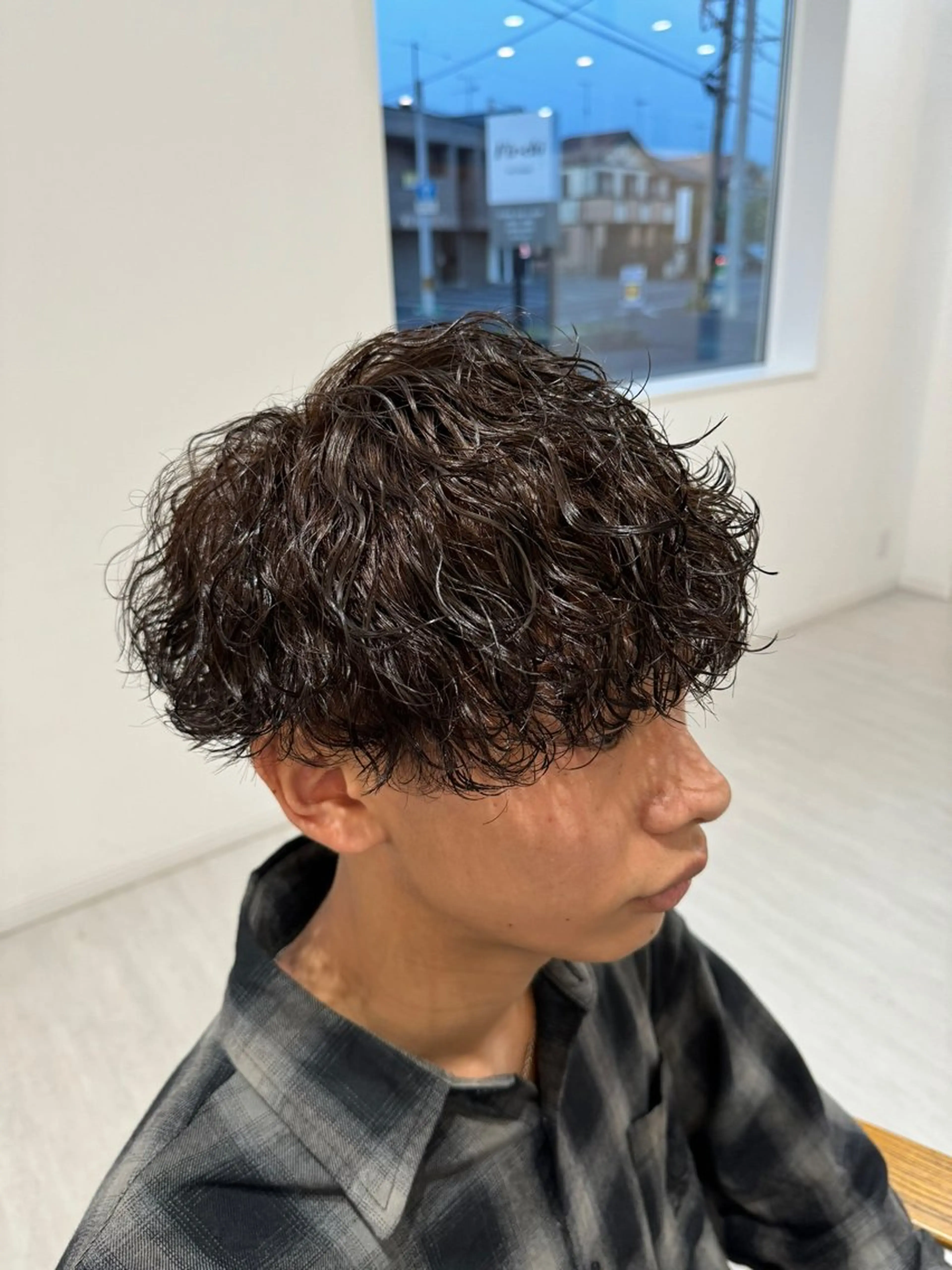 パーマ メンズ カット ヘアカラー パーマ トリートメント ハイトーン/外国人風 カラー/メンズパーマのヘアスタイル