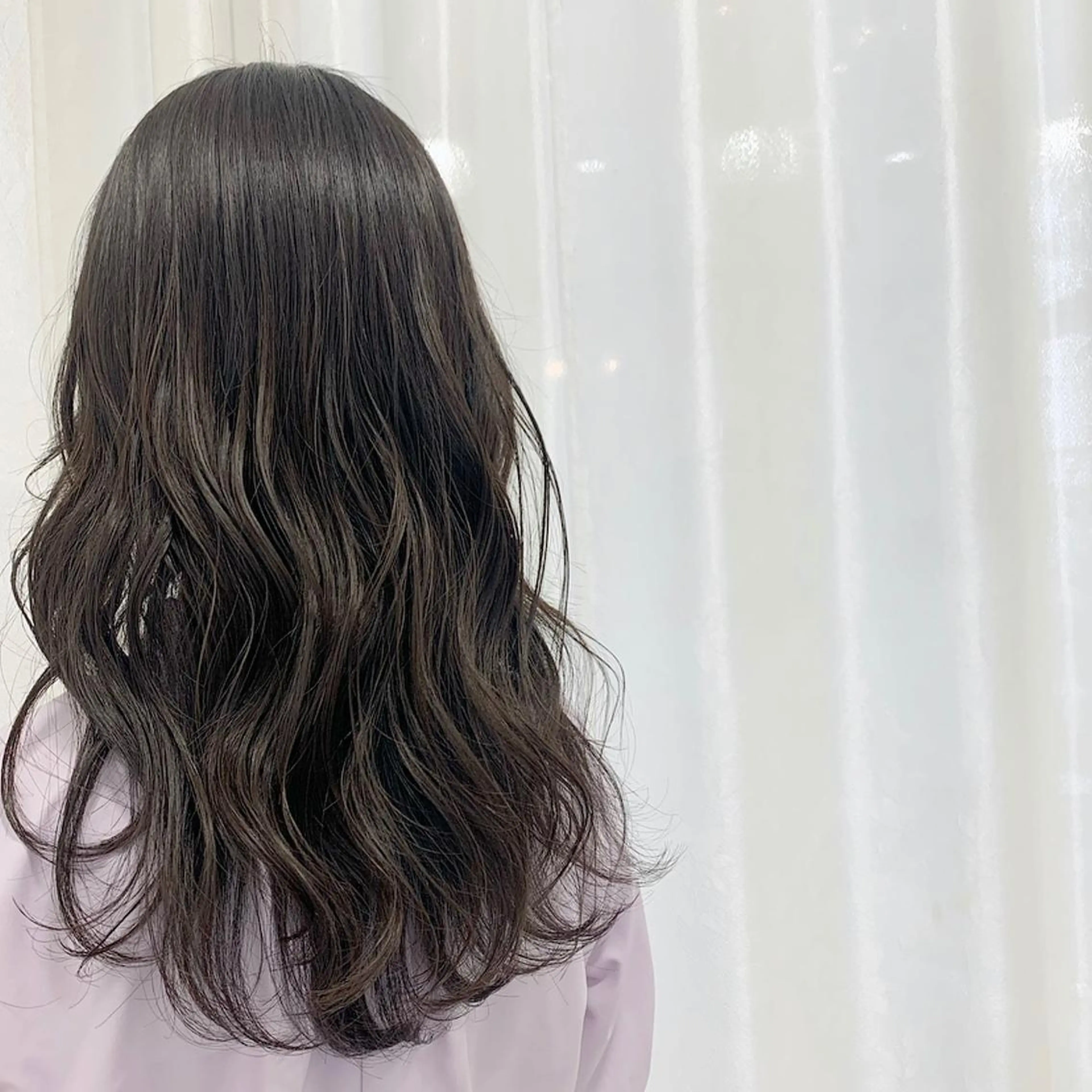 ロング カラー アッシュ アッシュブラウン ブラウンカラー 透明感カラー 池本 梨奈のヘアスタイル