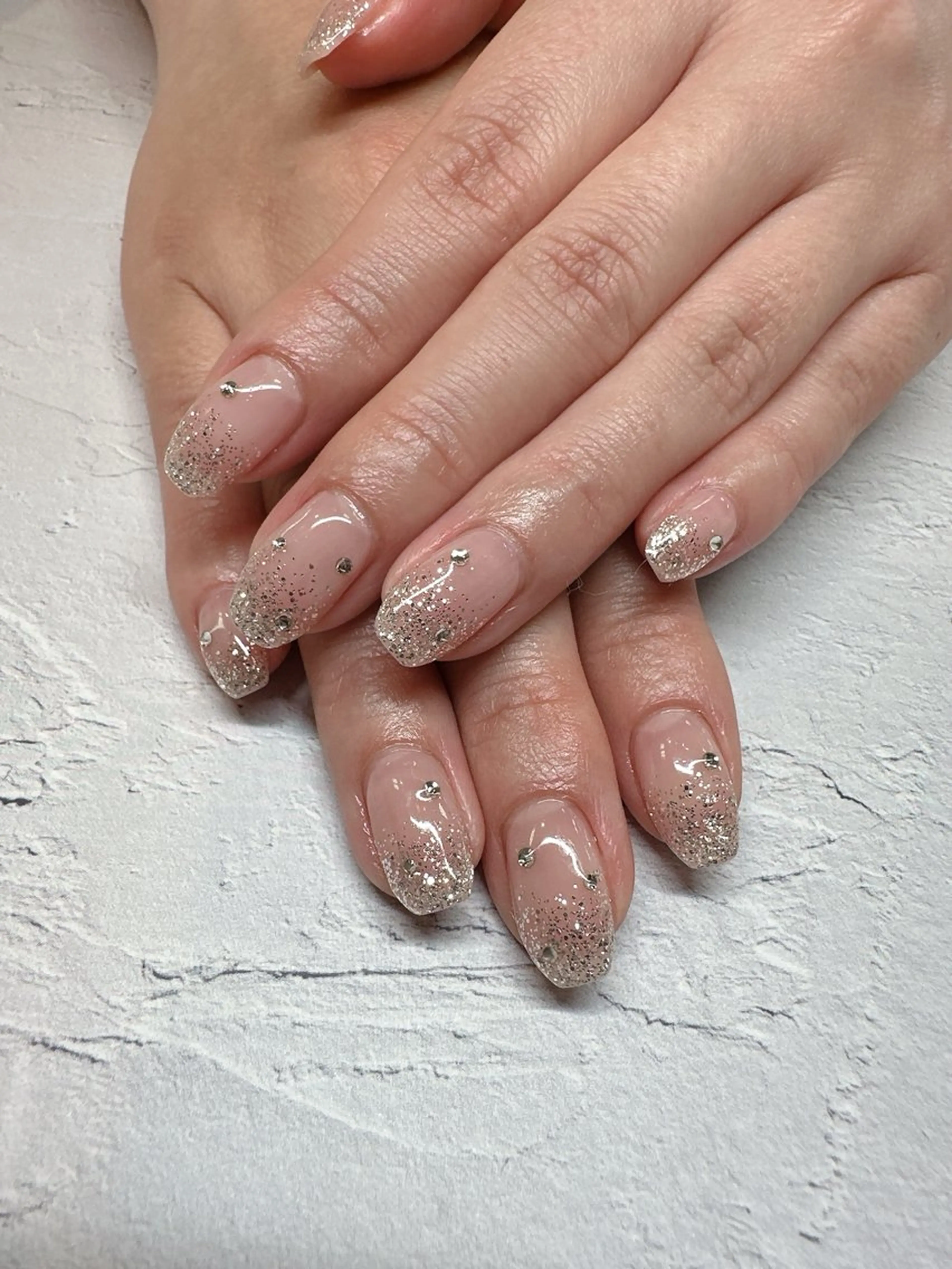 ネイル グラデーション ラメ(グリッター) ラメグラデーション ストーンネイル ハンドネイル nailist SATO【銀座】のネイルデザイン