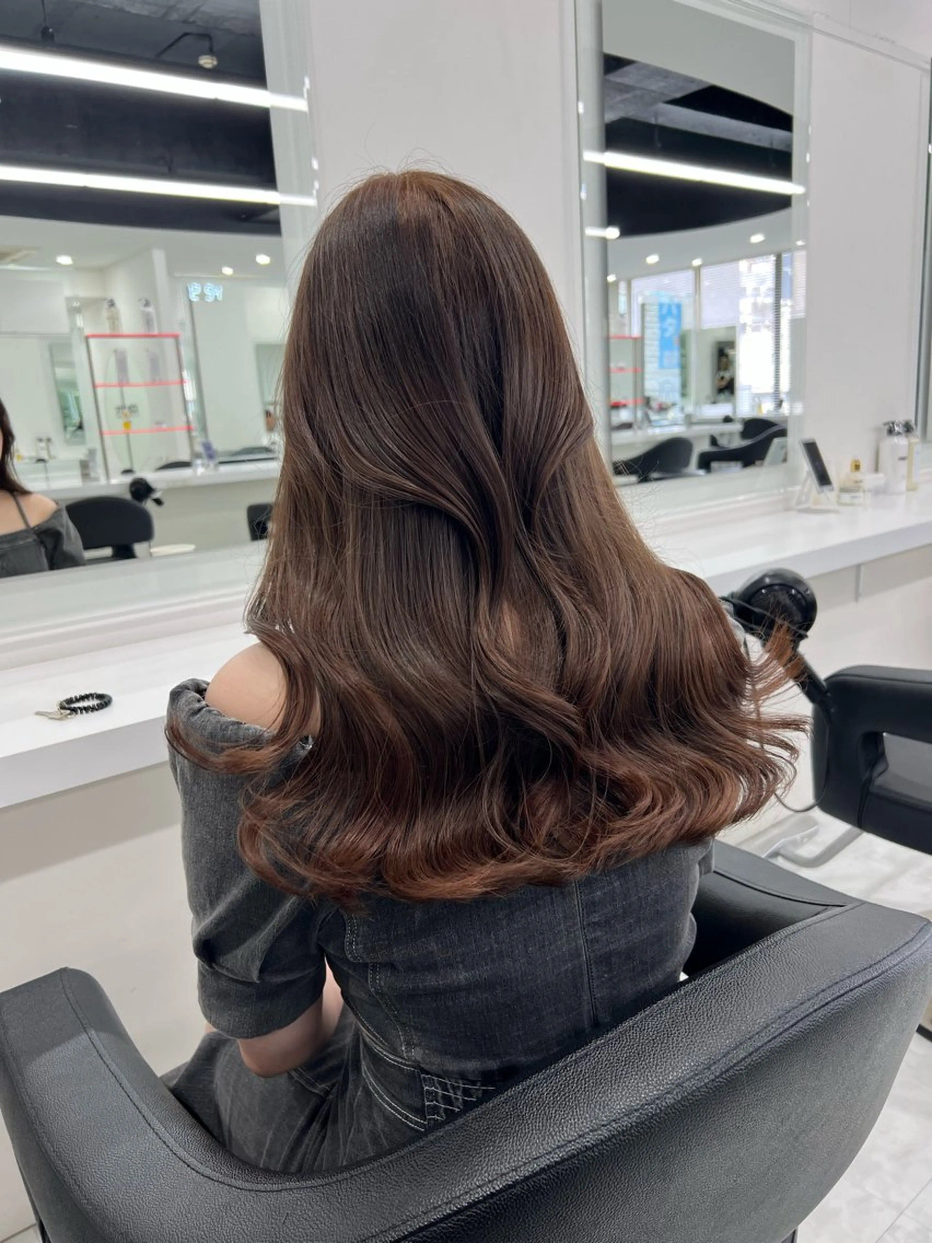 ロング カラー 透明感カラー🫧 レイヤーカットのヘアスタイル