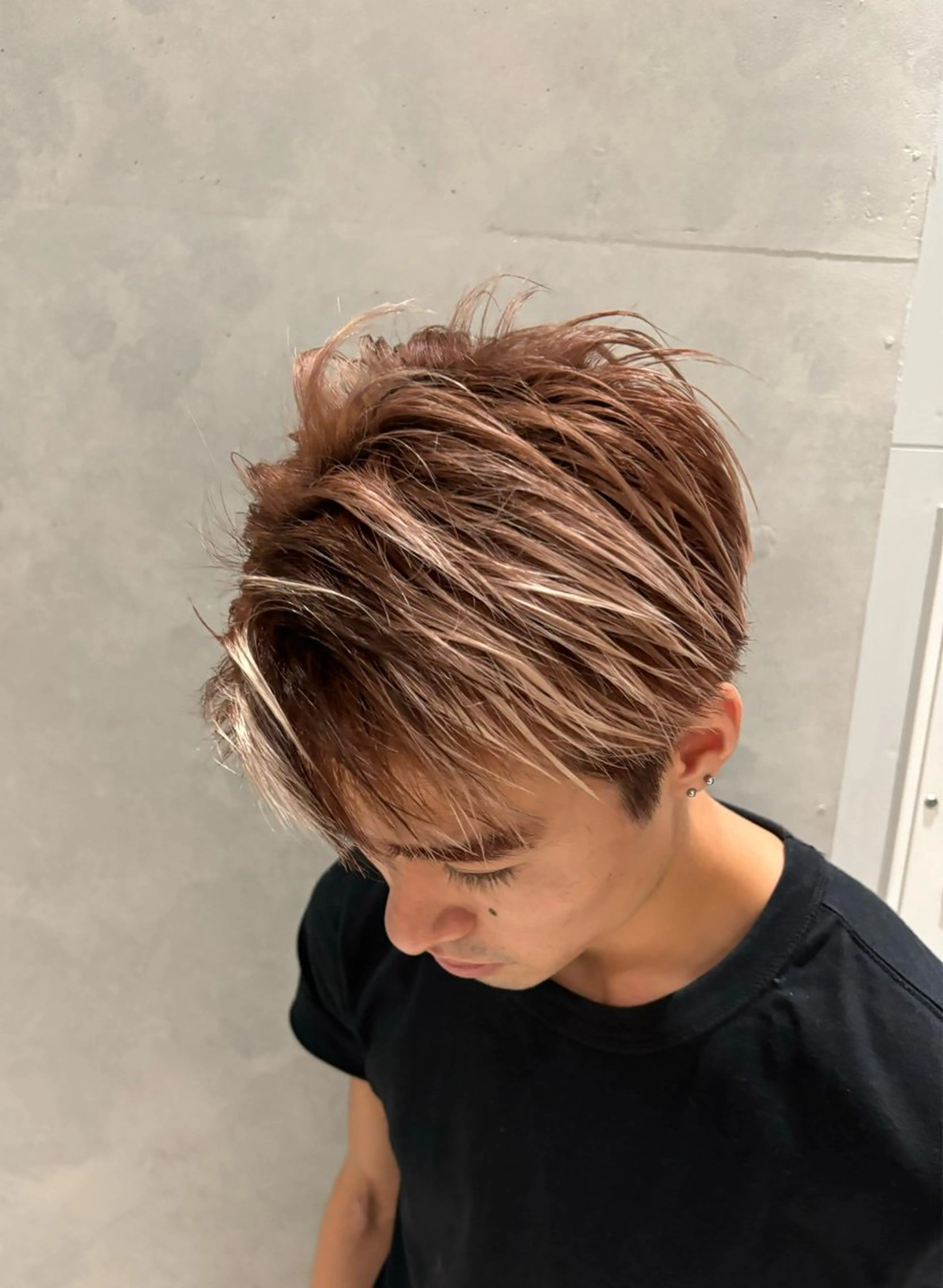 ショート カラー メンズ デザインカラー 落ちる黒 森崎雄斗のヘアスタイル