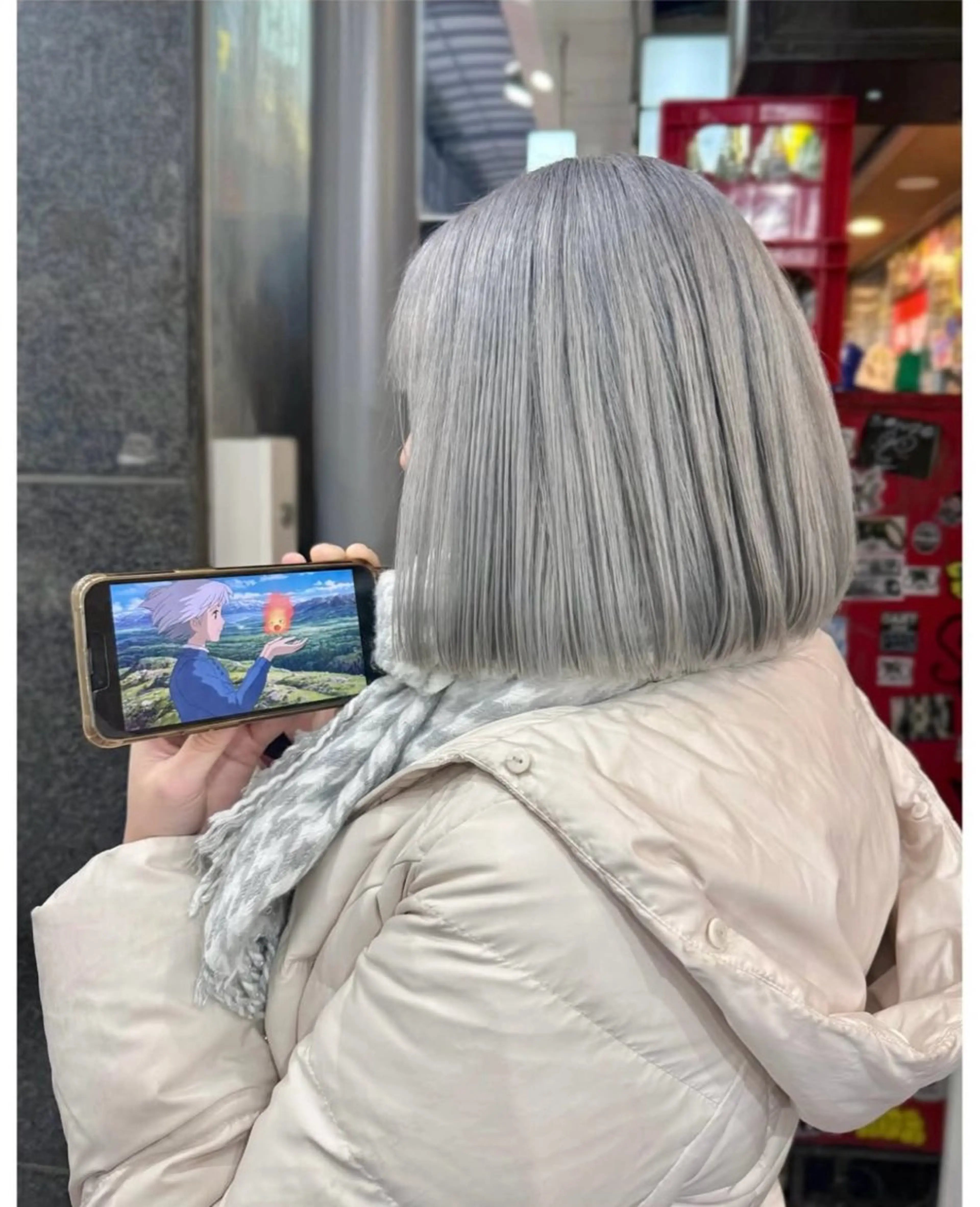 ショート カラー シルバー ヘアカラー TSUNO🦖 派手髪/オタク美容師のヘアスタイル