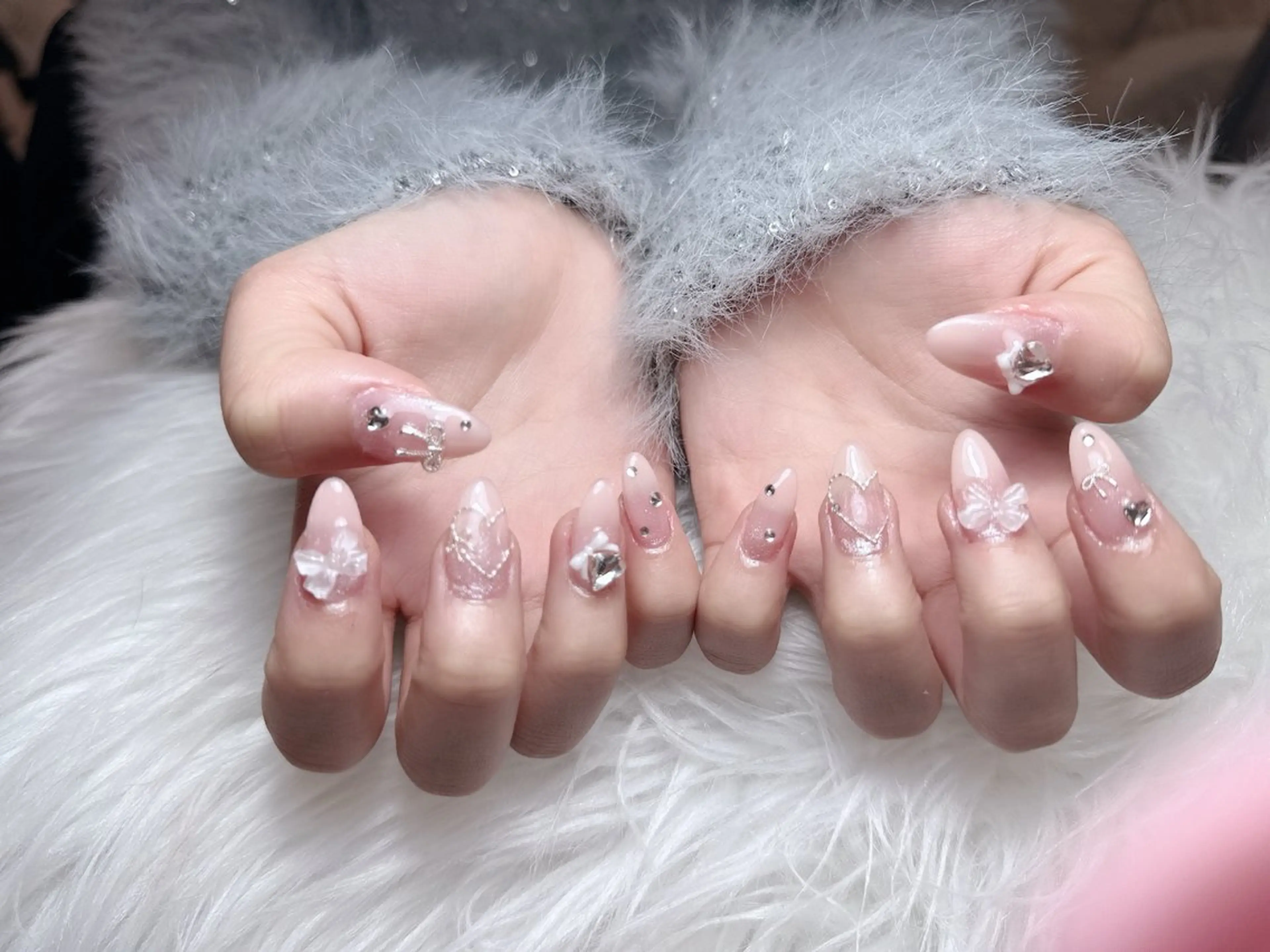 ネイル チークネイル キラキラネイル 韓国ネイル マグネットネイル ピンク ハンドネイル viet phe所属・Vp ネイルのネイルデザイン