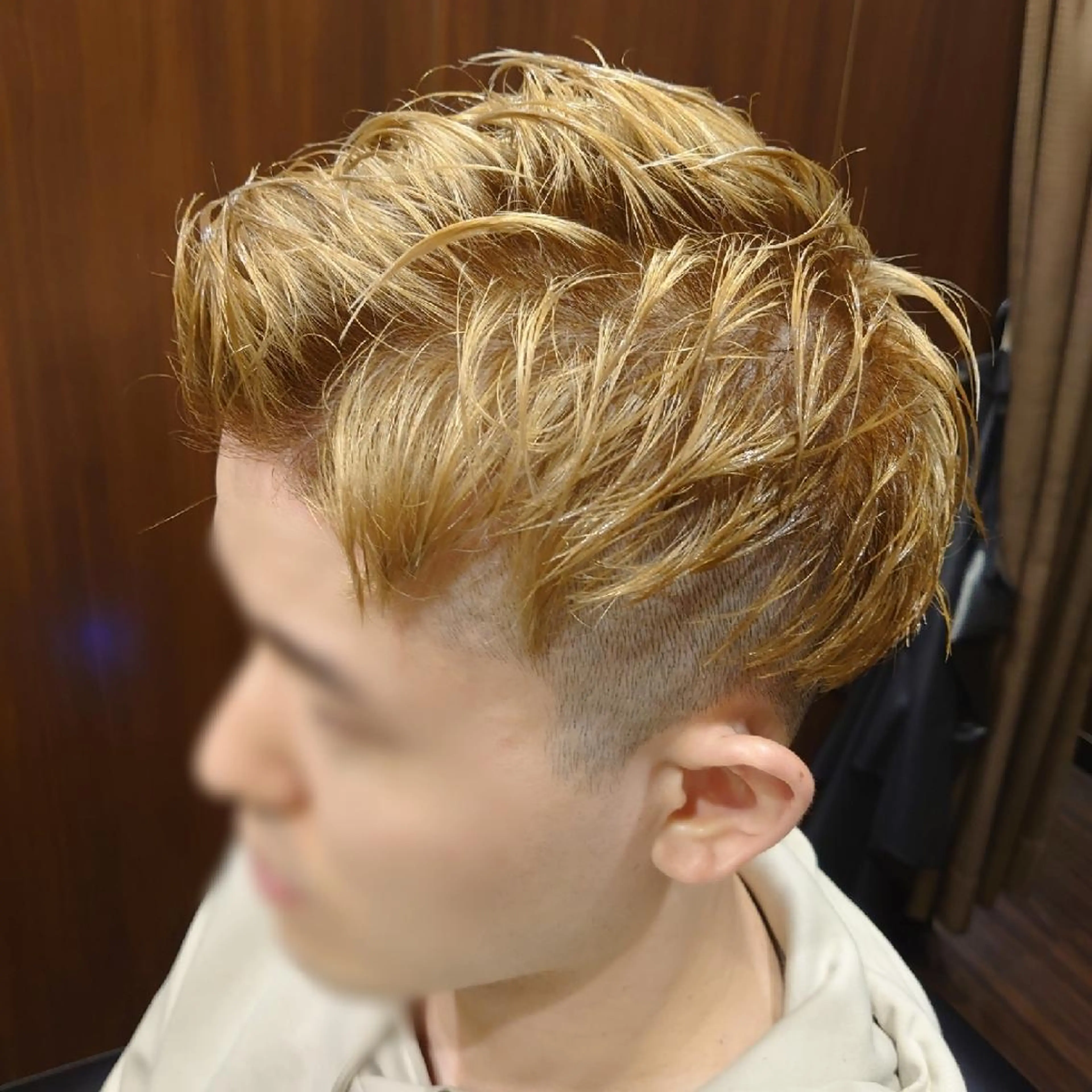 ショート カラー メンズ 三浦 凪砂のヘアスタイル