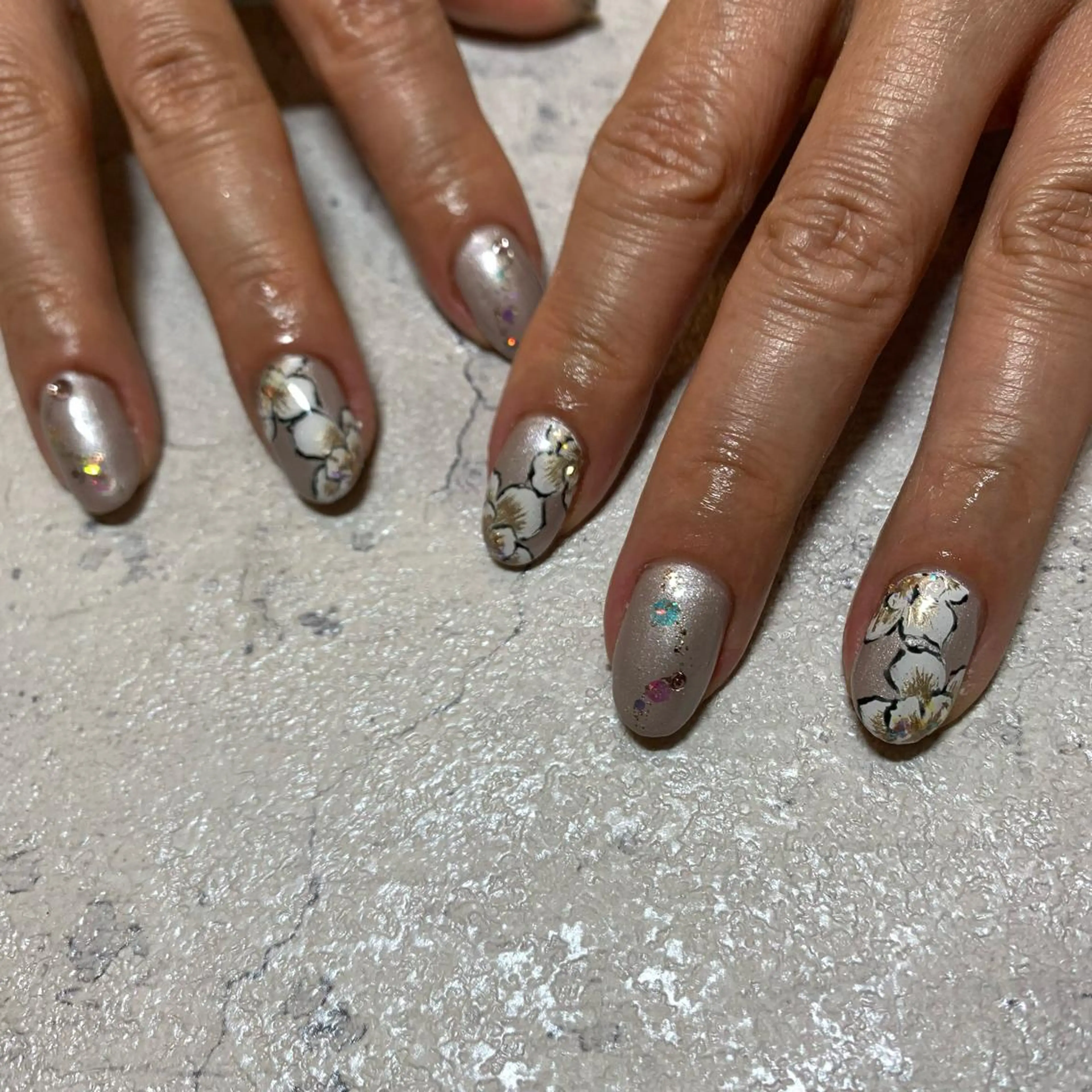 ネイル 岩本 真のネイルデザイン