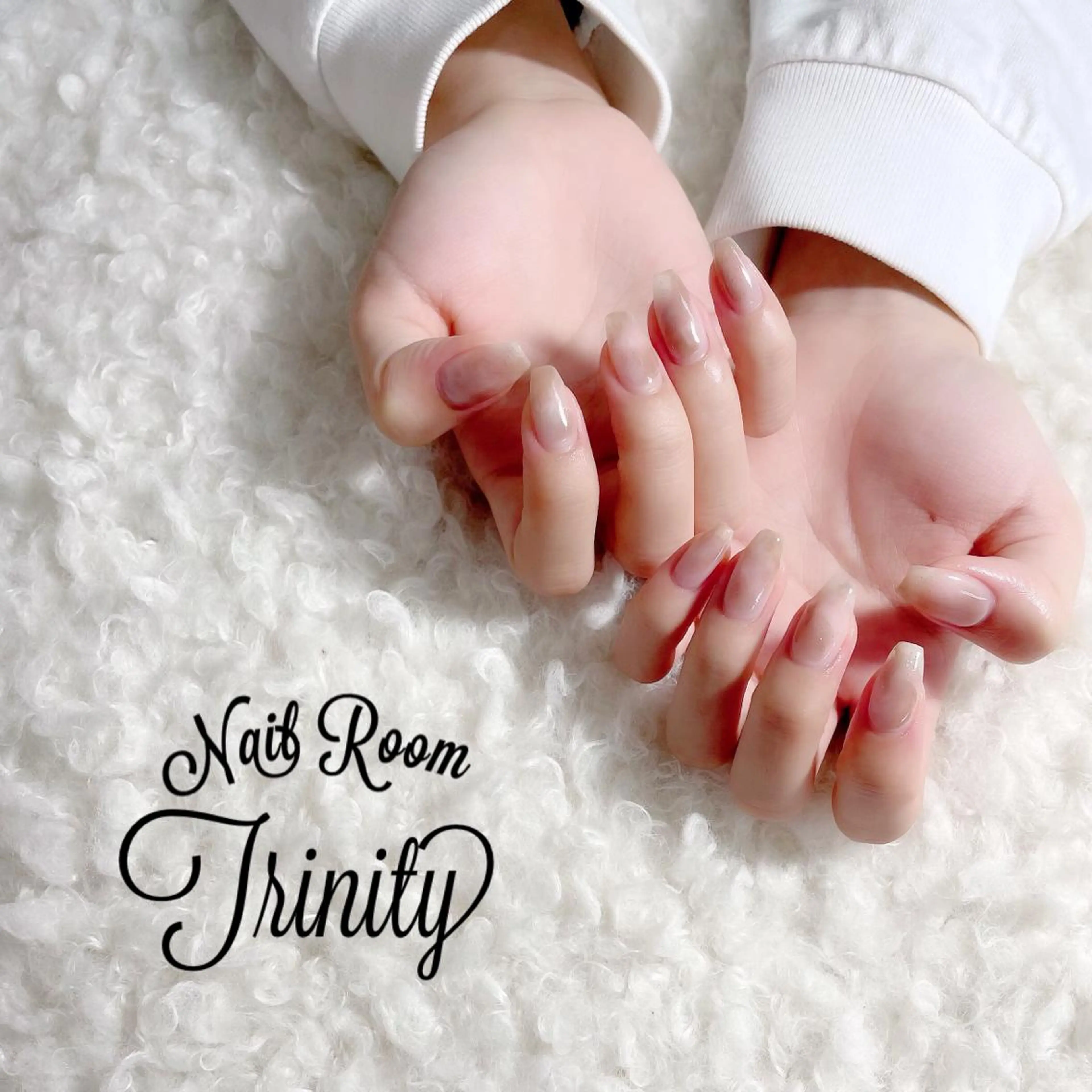 ショート Trinity staffのネイルデザイン