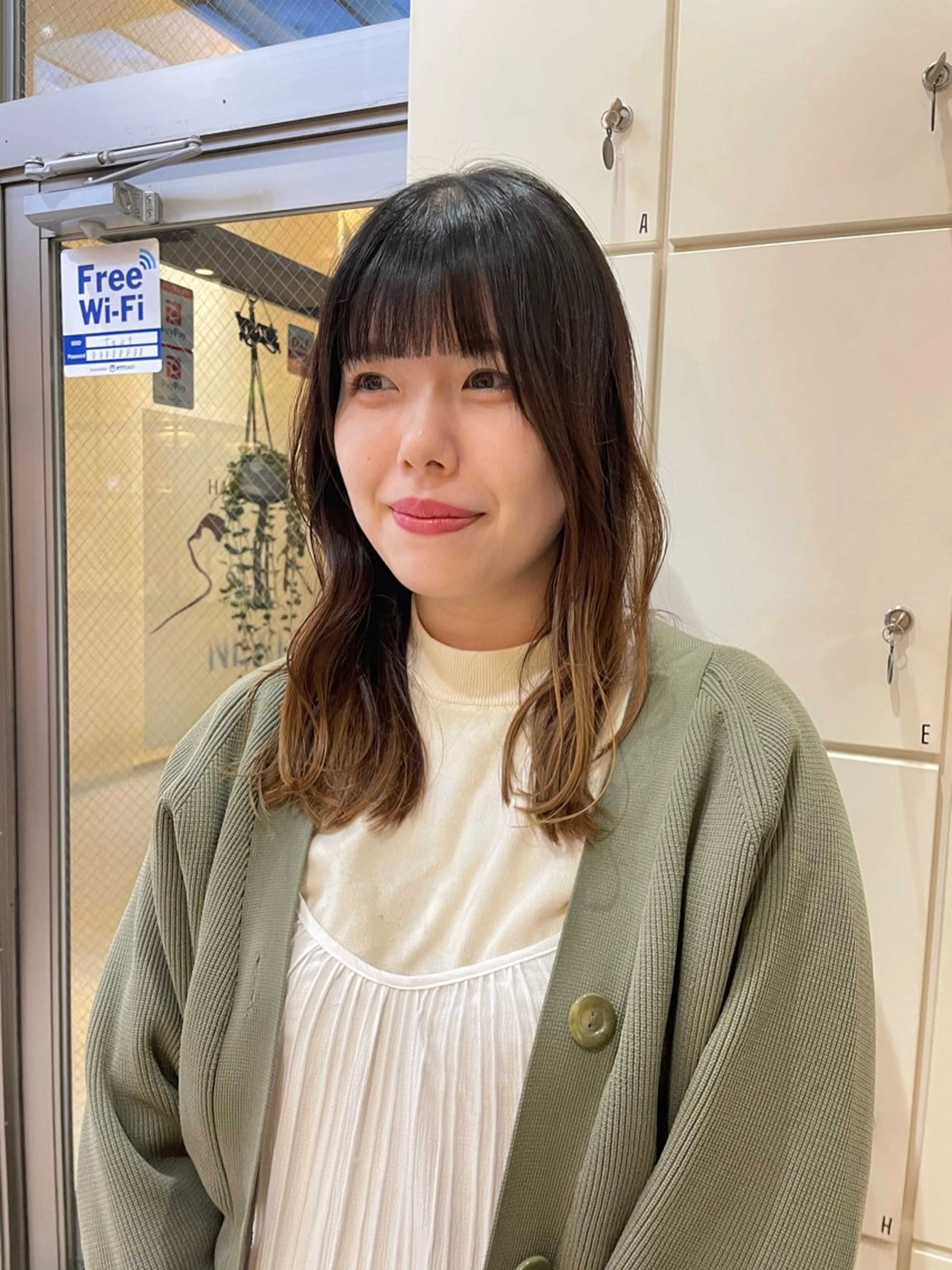 セミロング カット mao♡ベージュ/ 顔周りカットのヘアスタイル