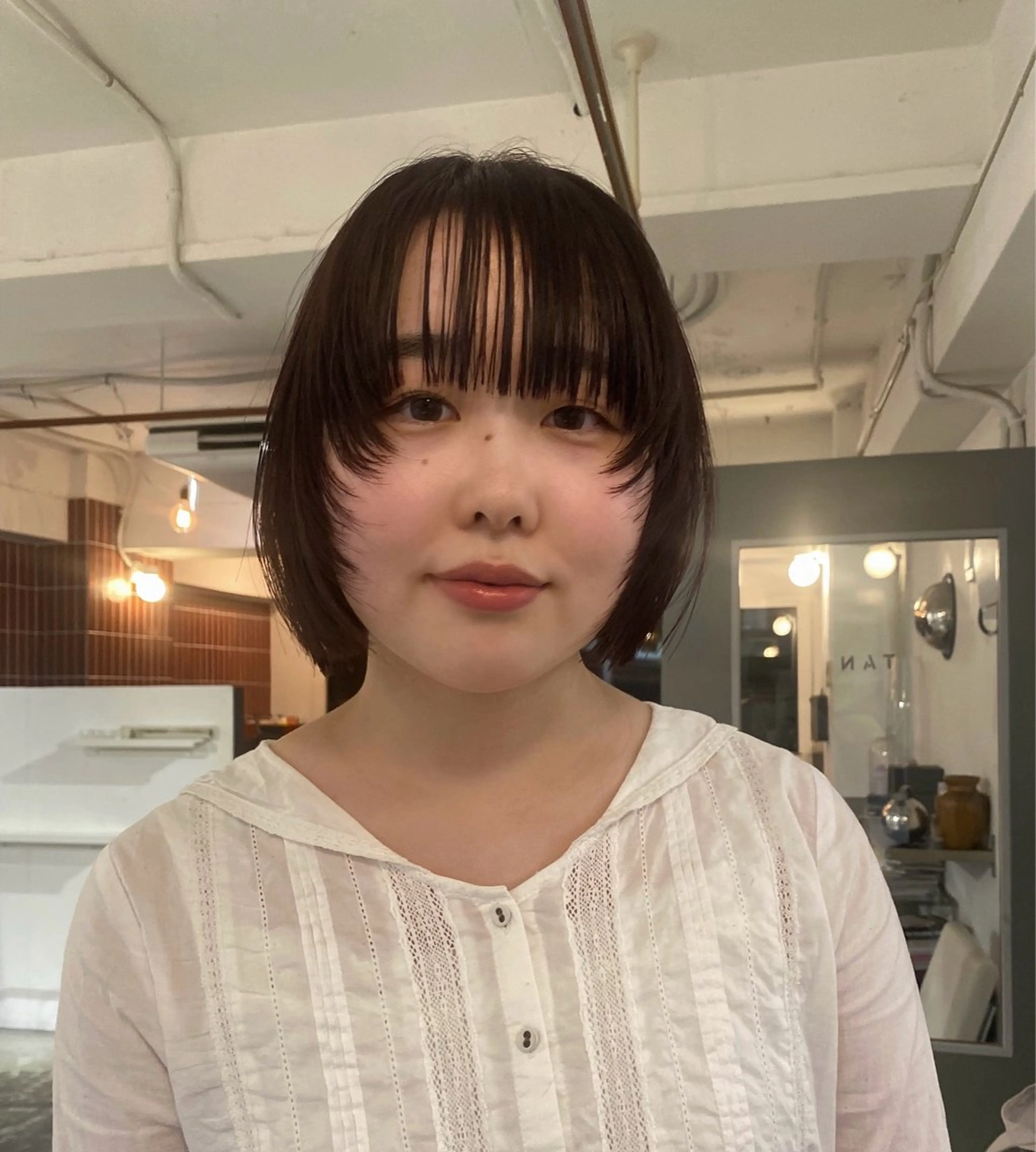 ミディアム カラー 顔まわりレイヤー 顔周りカット レイヤーカット ナホ/ハイトーン/ ブリーチ/ヘッドスパのヘアスタイル