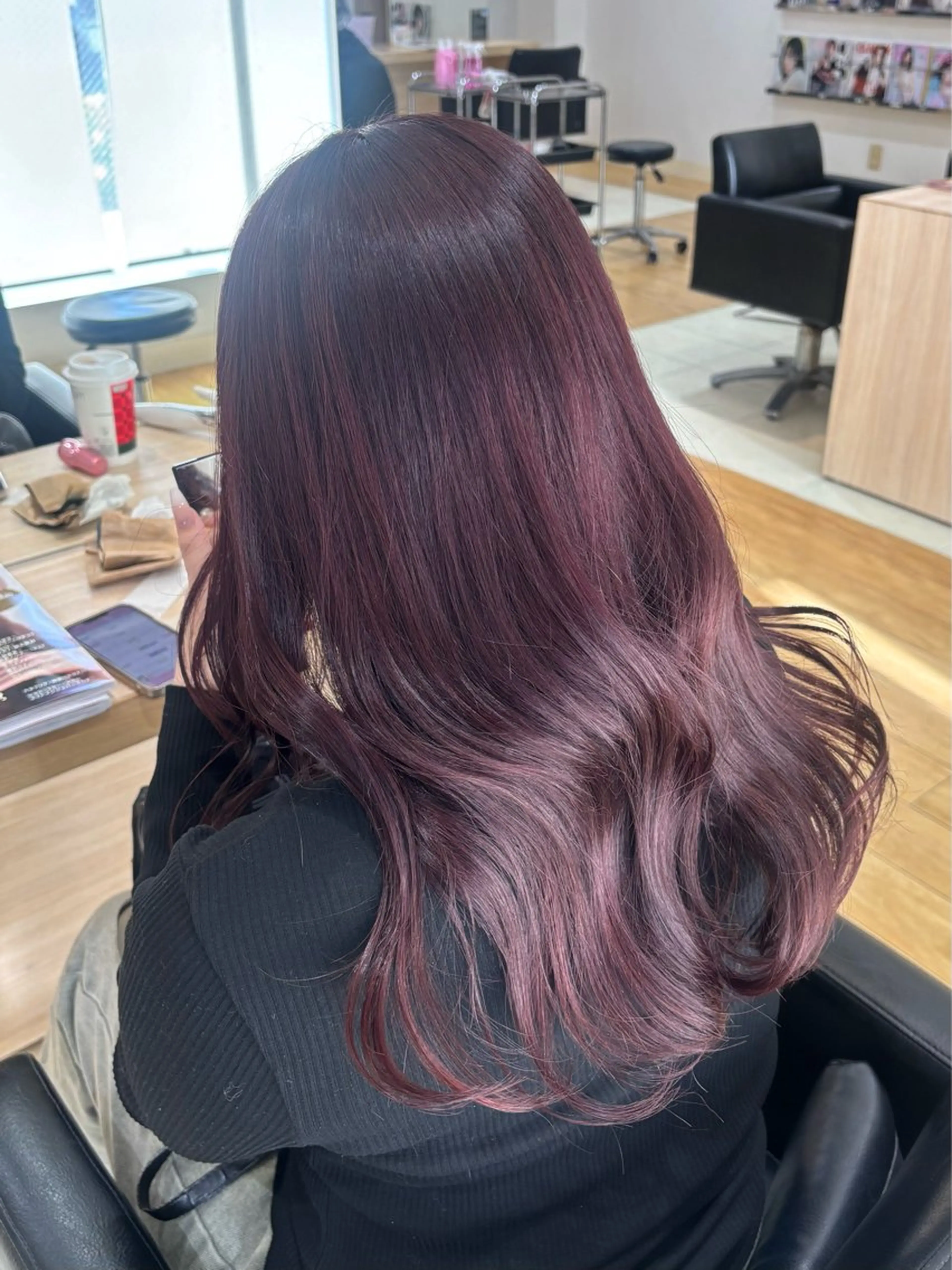 ロング ヘアカラー 松岡 ひなののヘアスタイル