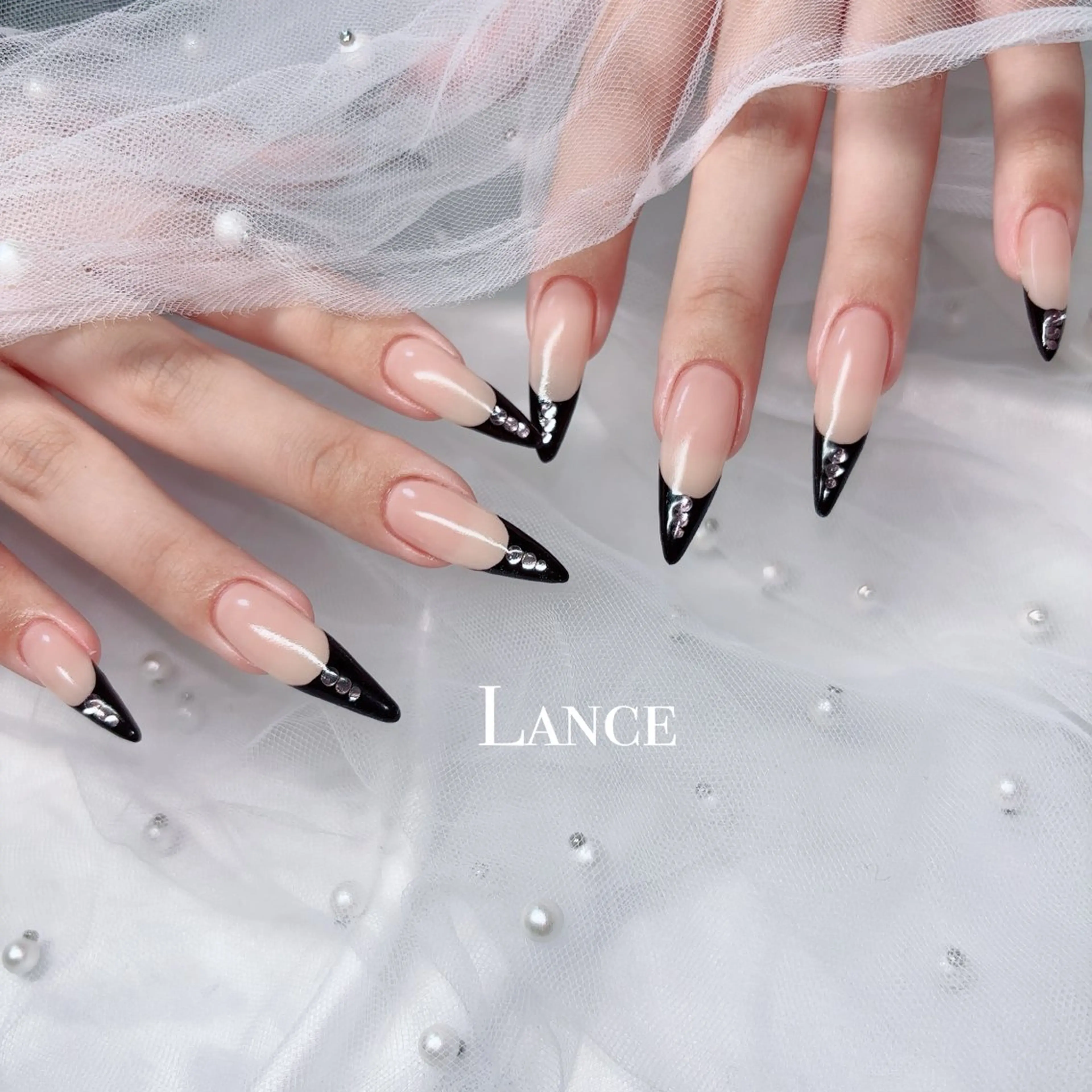 ネイル オーロラネイル キラキラネイル 韓国ネイル 春ネイル ワンホンネイル ハンドネイル Lance nailのネイルデザイン