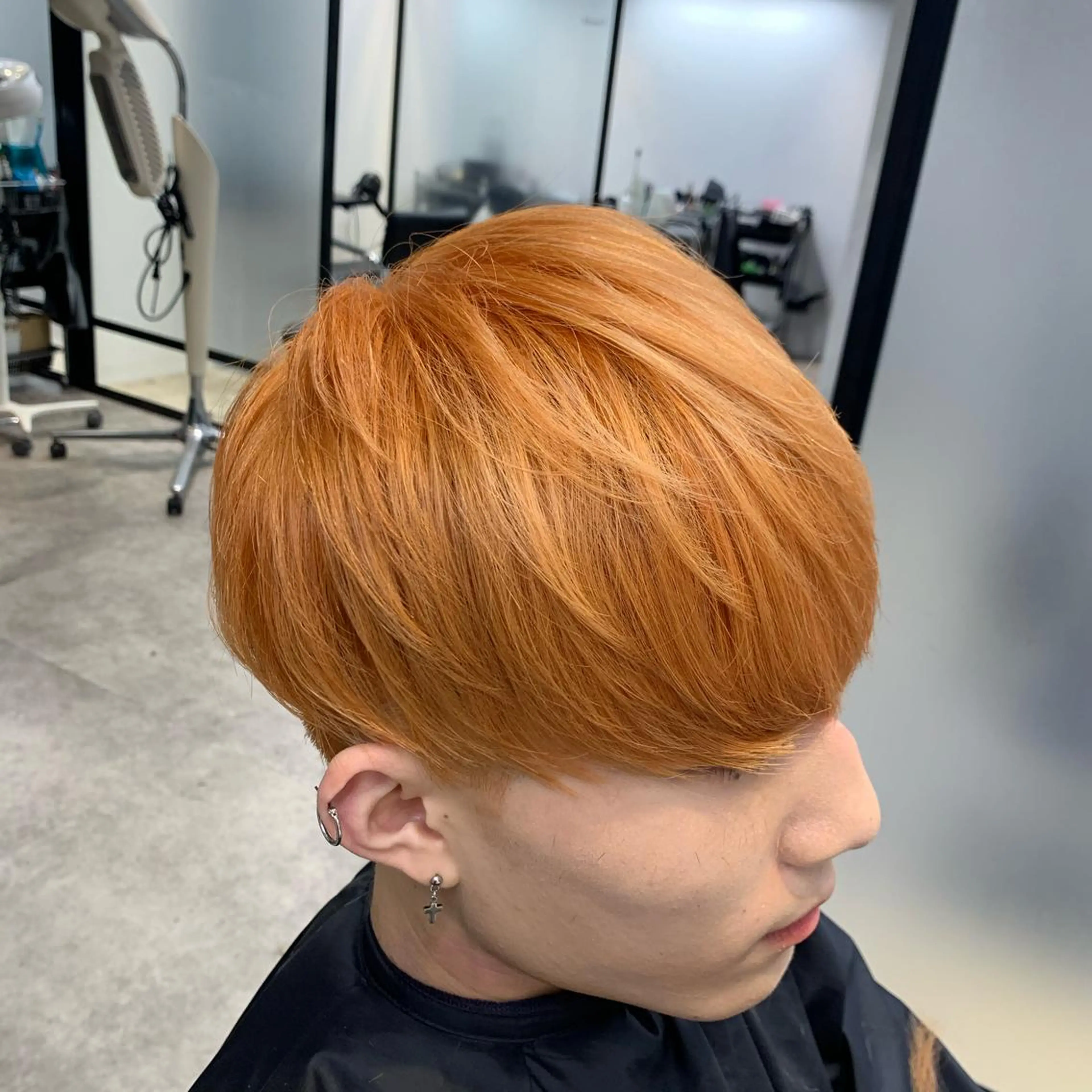 ショート カット ヘアカラー 及川シゲル 髪質改善講師のヘアスタイル