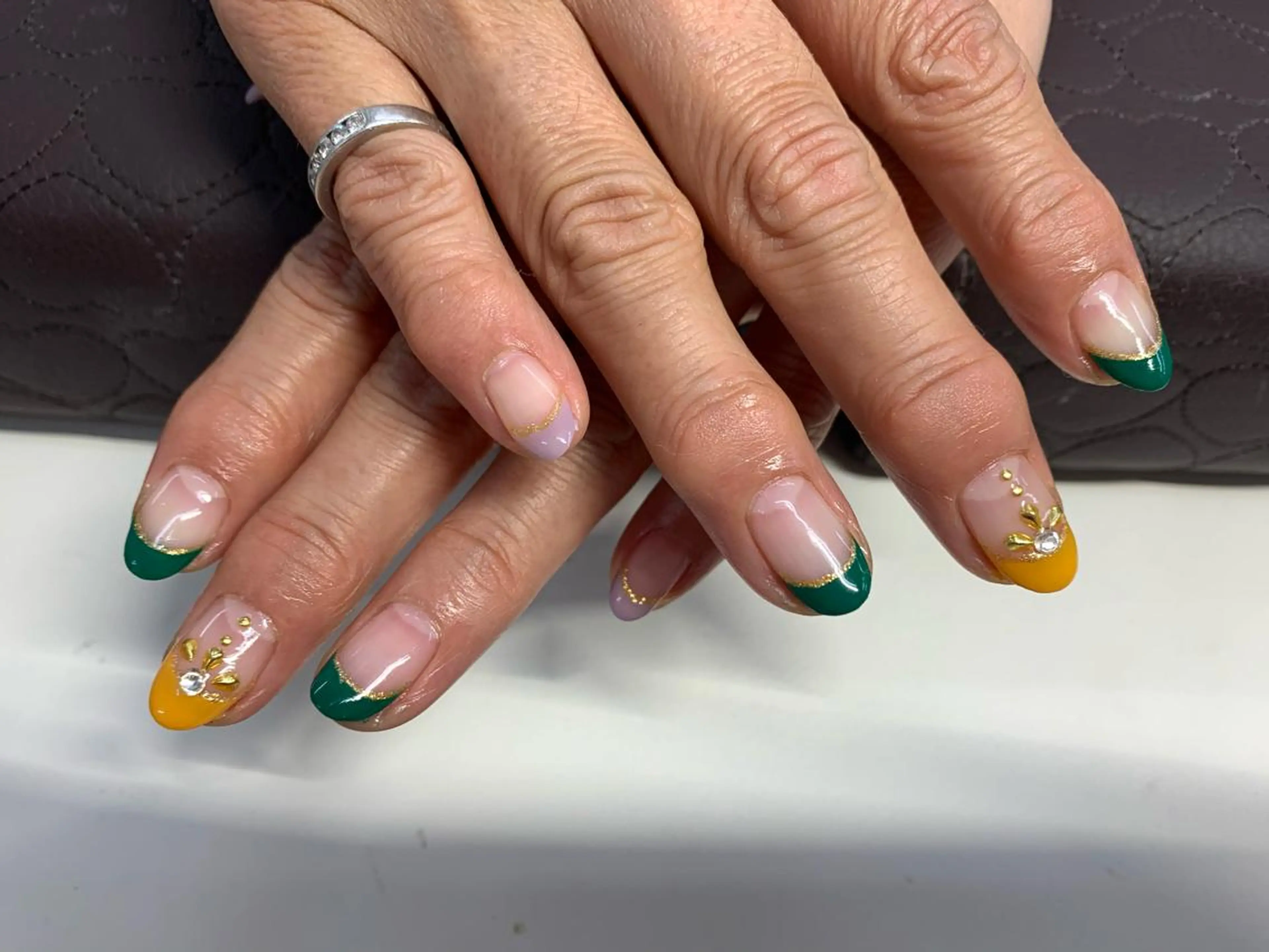 ネイル Mule Beauty Salon所属・ミュール ビューティーサロンのネイルデザイン