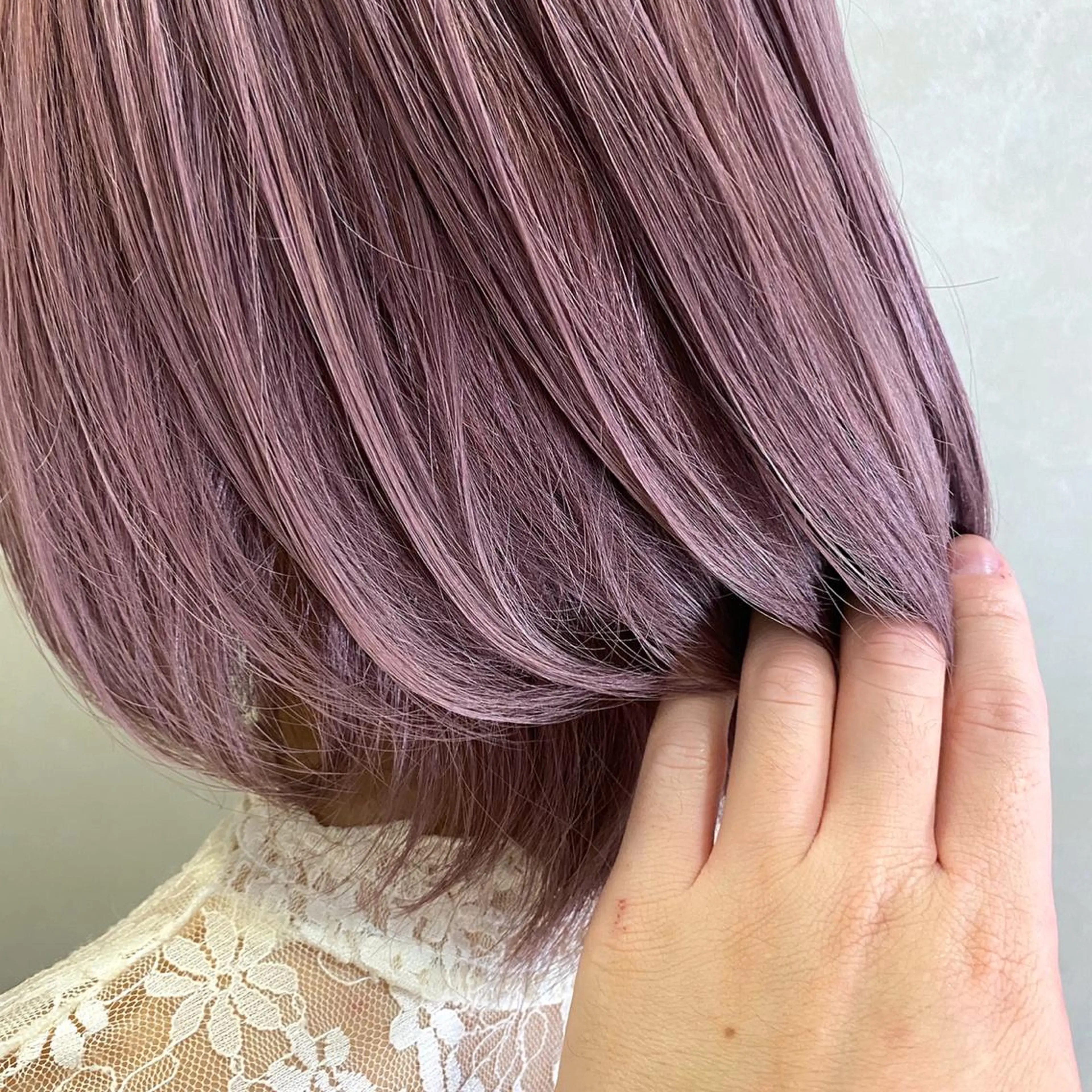 ショート カラー ヘアアレンジ lani ブリーチ /ダブルカラーのヘアスタイル