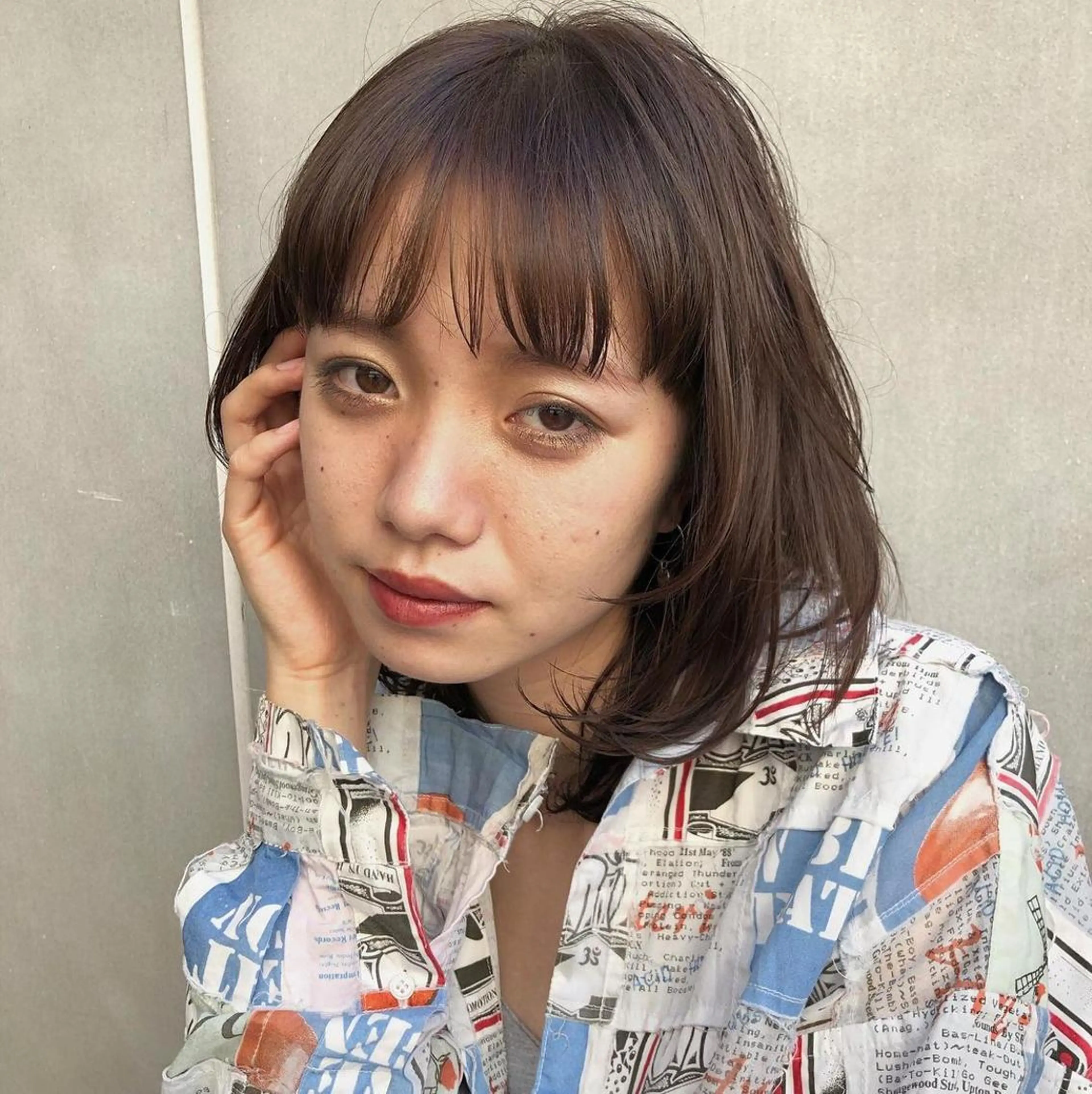 ミディアム カラー グレージュ 中島 暢介のヘアスタイル