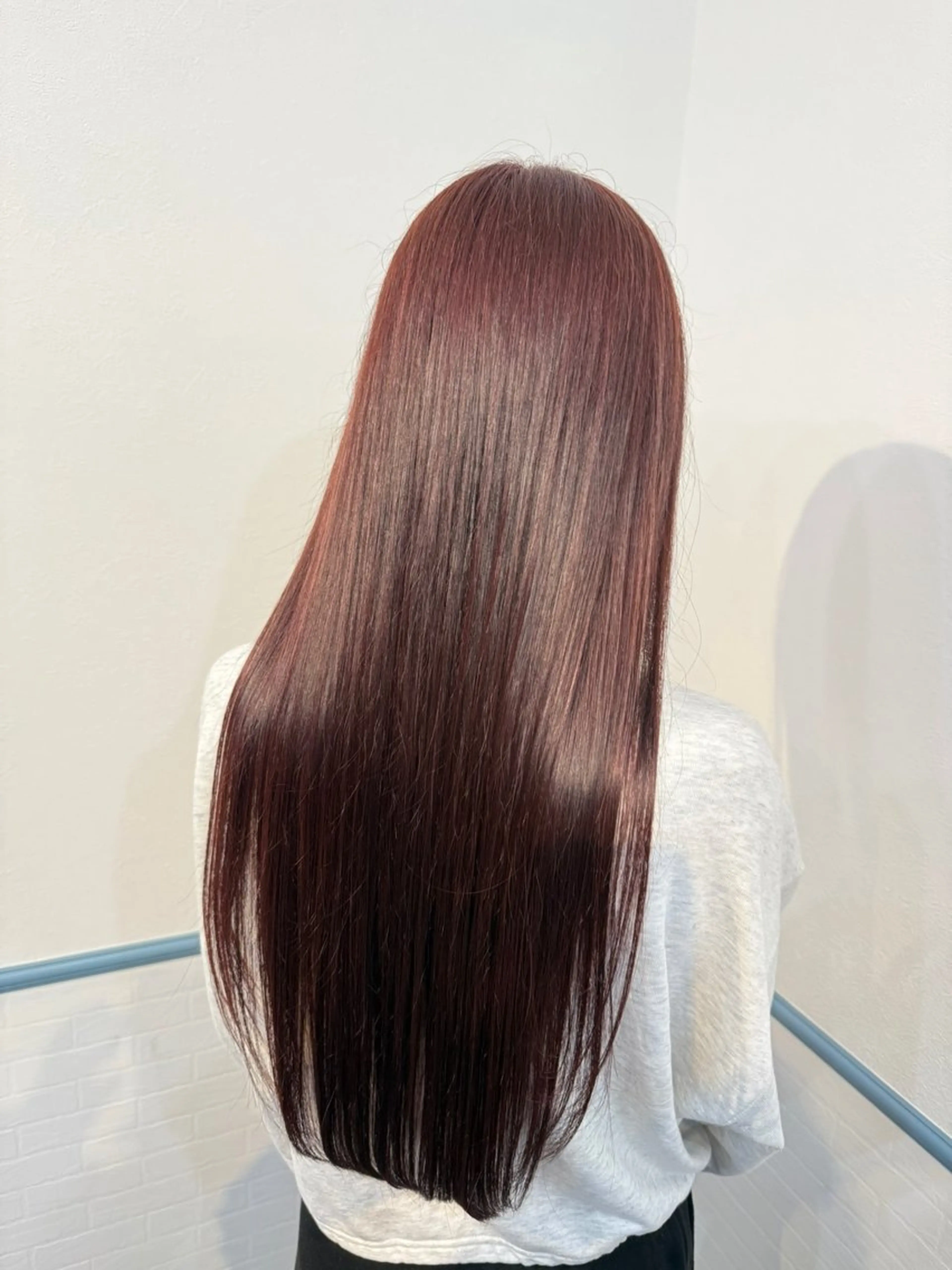 ロング カラー 柴原 杏梨のヘアスタイル