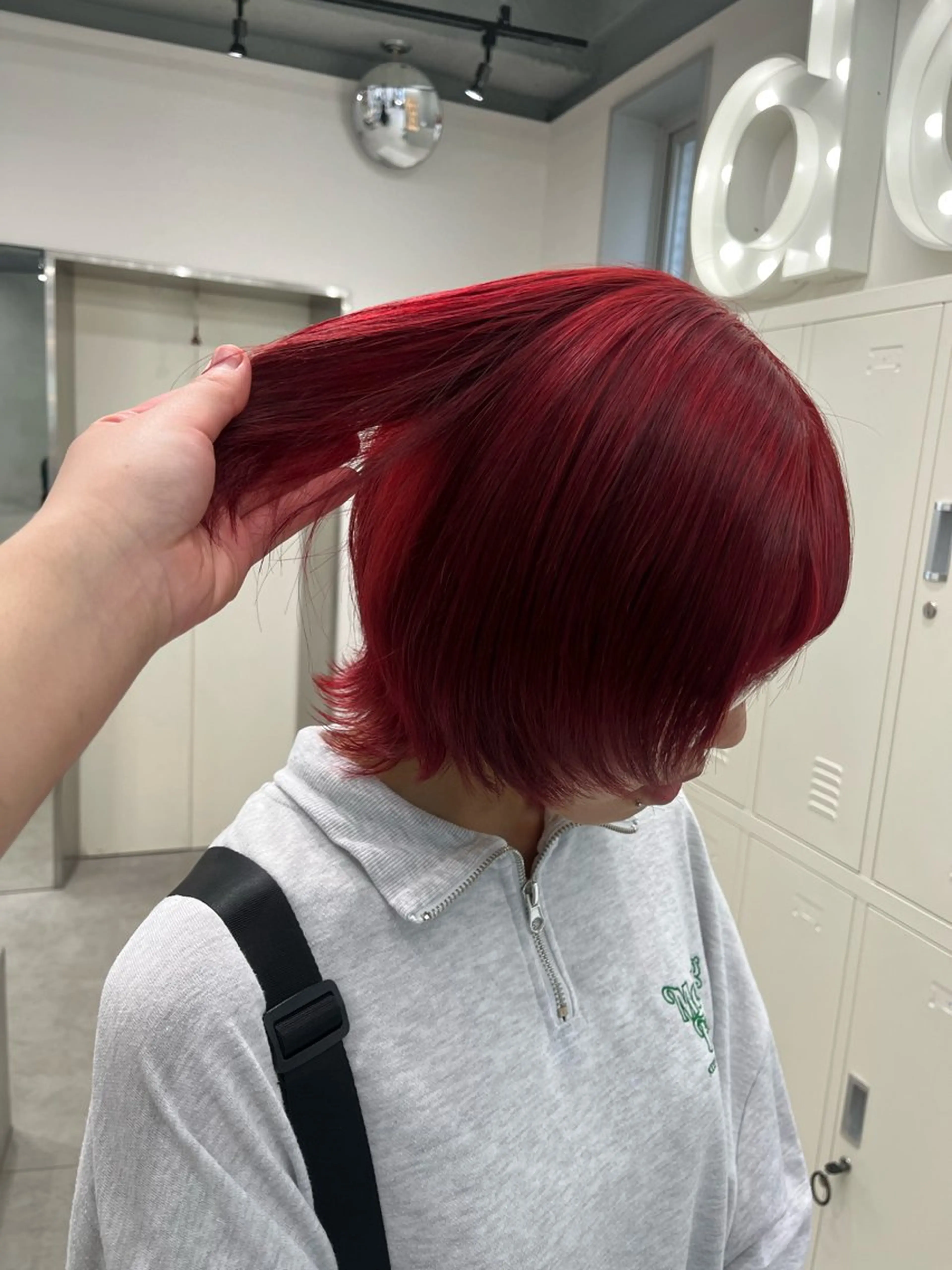 ミディアム ウルフカット 中村 彩夏のヘアスタイル