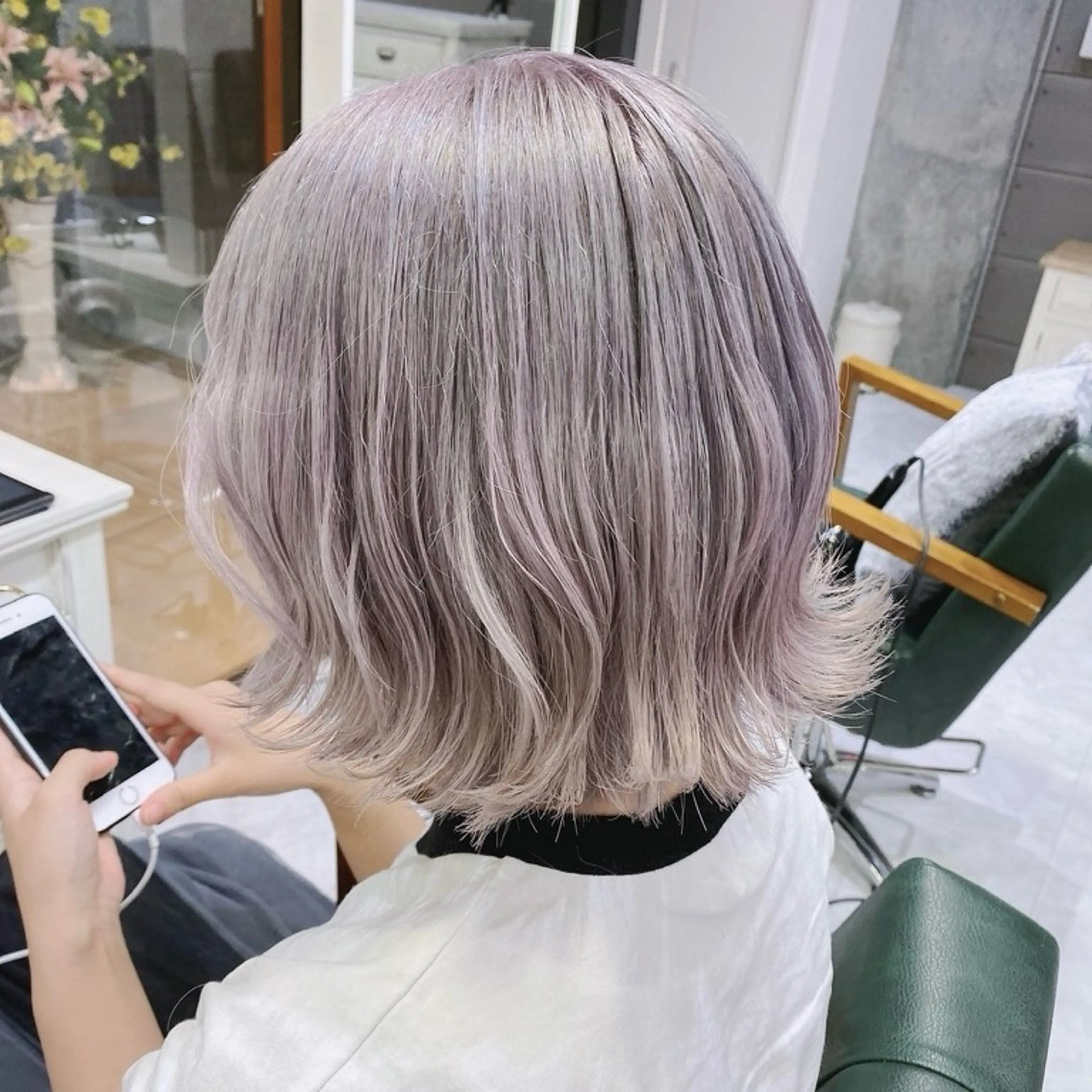 ミディアム カラー ベージュカラー ブリーチ デザインカラー グレージュ ハイトーンカラー ヘアカラー トリートメント ヘアセット DAYS Men’sのヘアスタイル