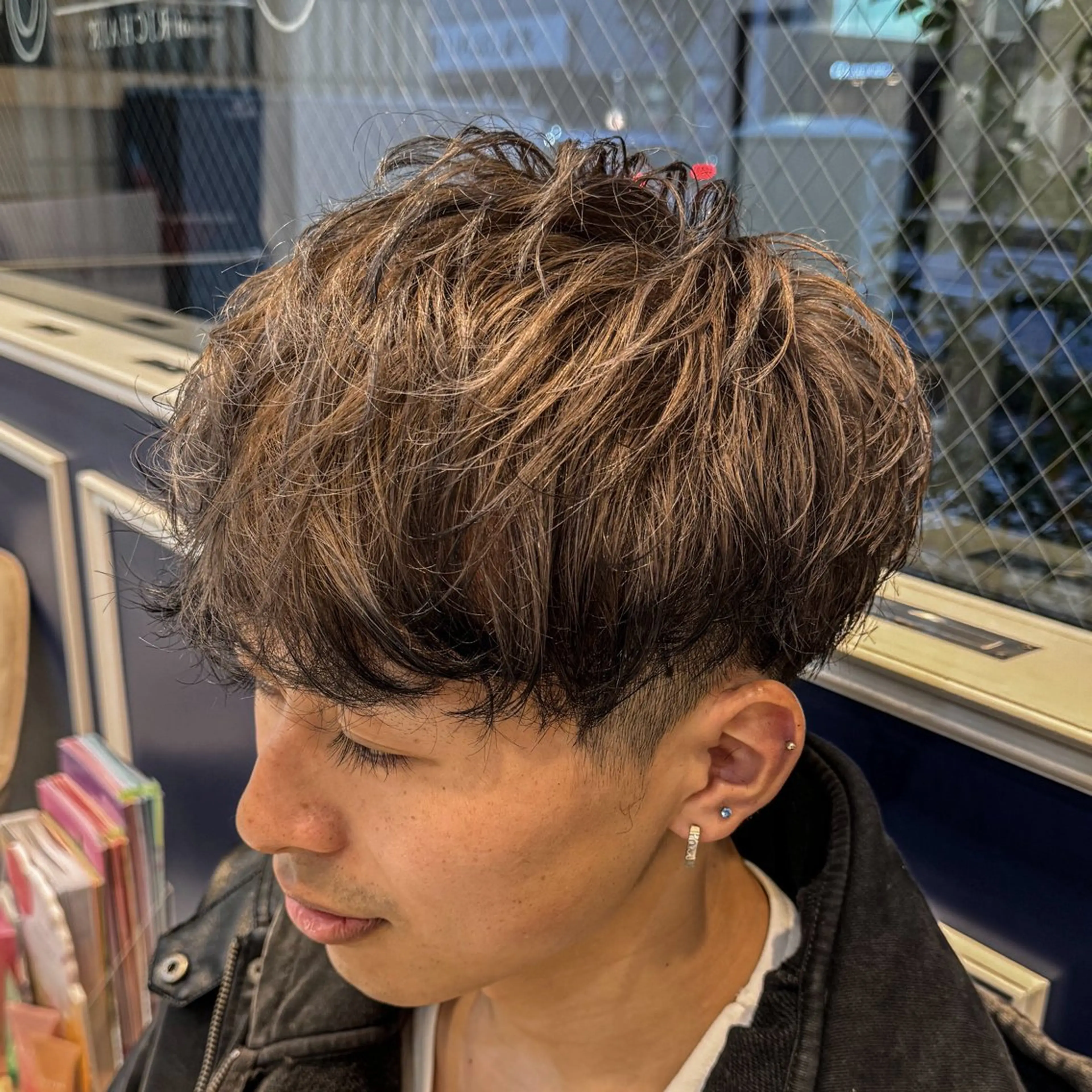 ショート カラー メンズ シルバー ヘアカラー 吉田 新平のヘアスタイル