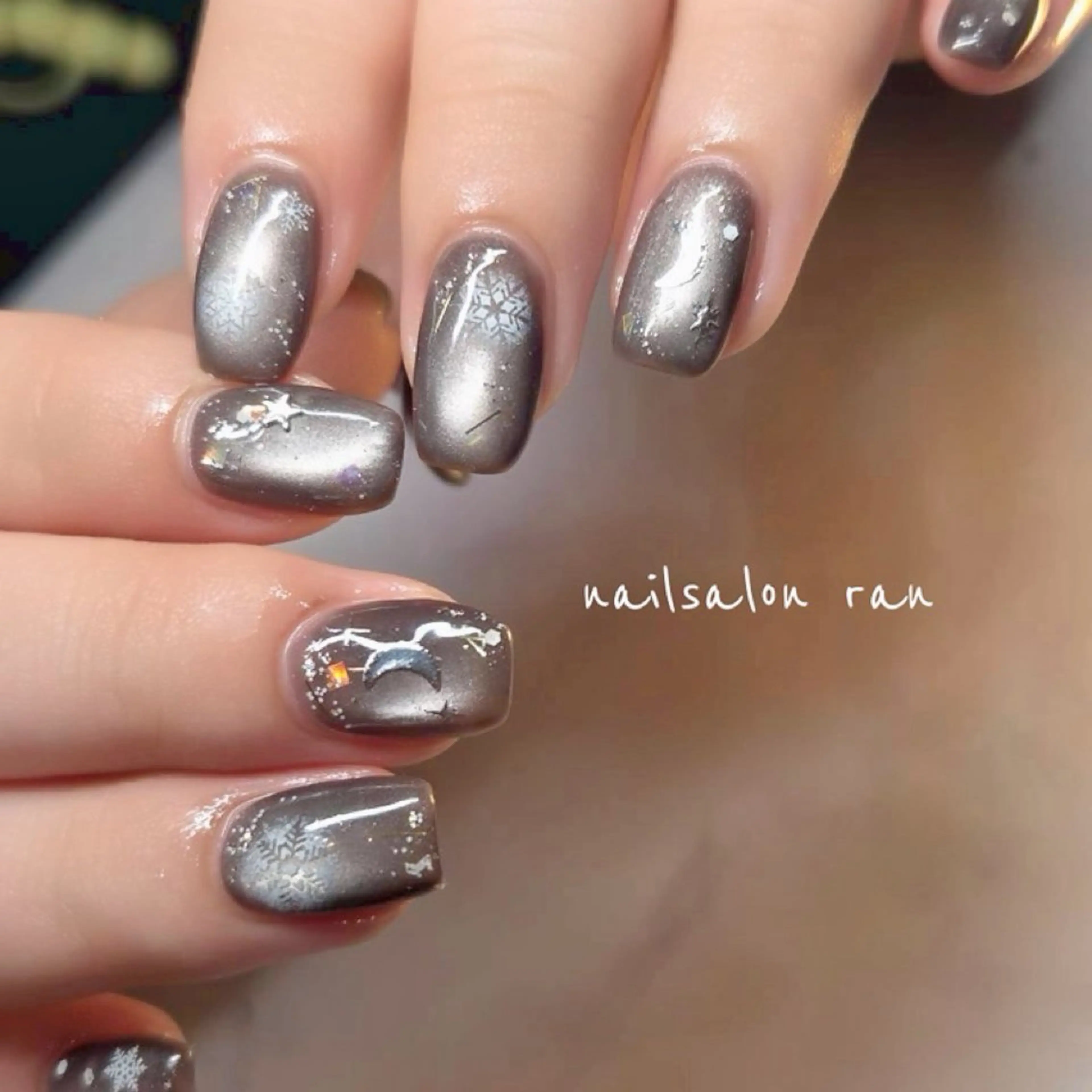 ネイル マグネットネイル nailsalon ranのネイルデザイン