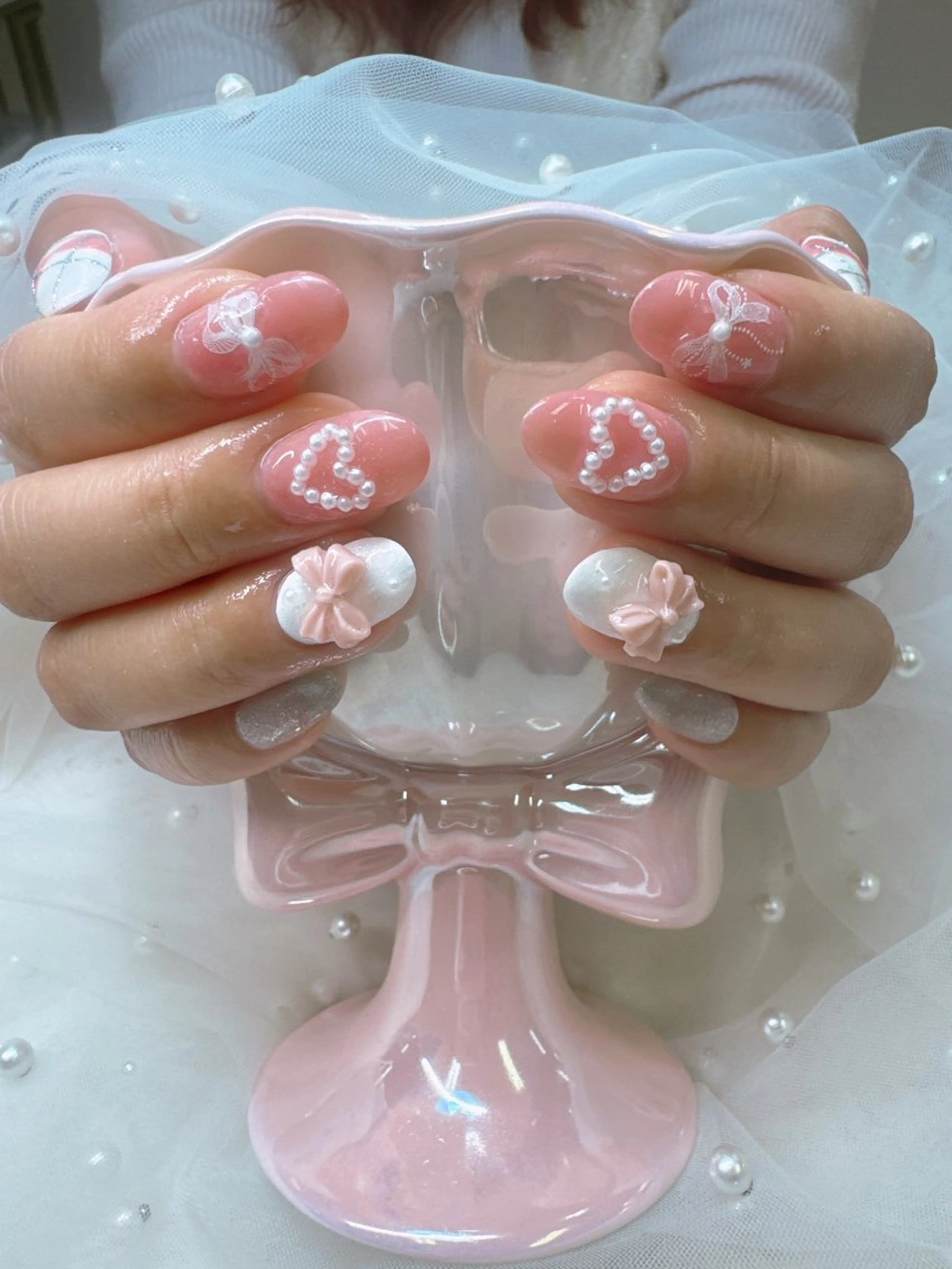 ネイル 成人式 フレンチネイル ジェルネイル ガラスフレンチ キラキラネイル ハンドネイル Queeens nailのネイルデザイン