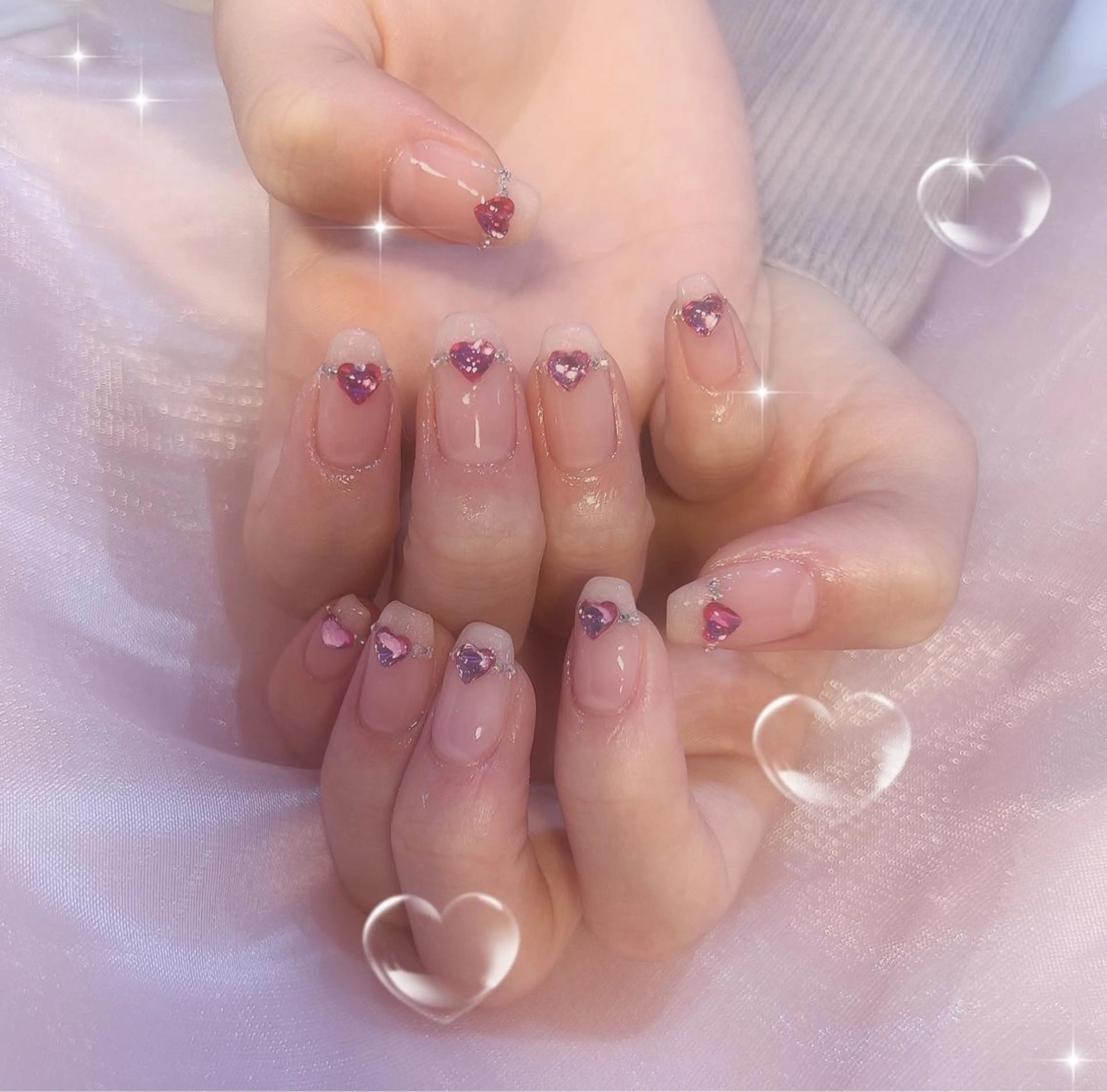 ネイル フレンチネイル ジェルネイル 韓国ネイル 持ち込み パラジェル ちゅるんネイル🪄 耳ツボジュエリー🔗のネイルデザイン