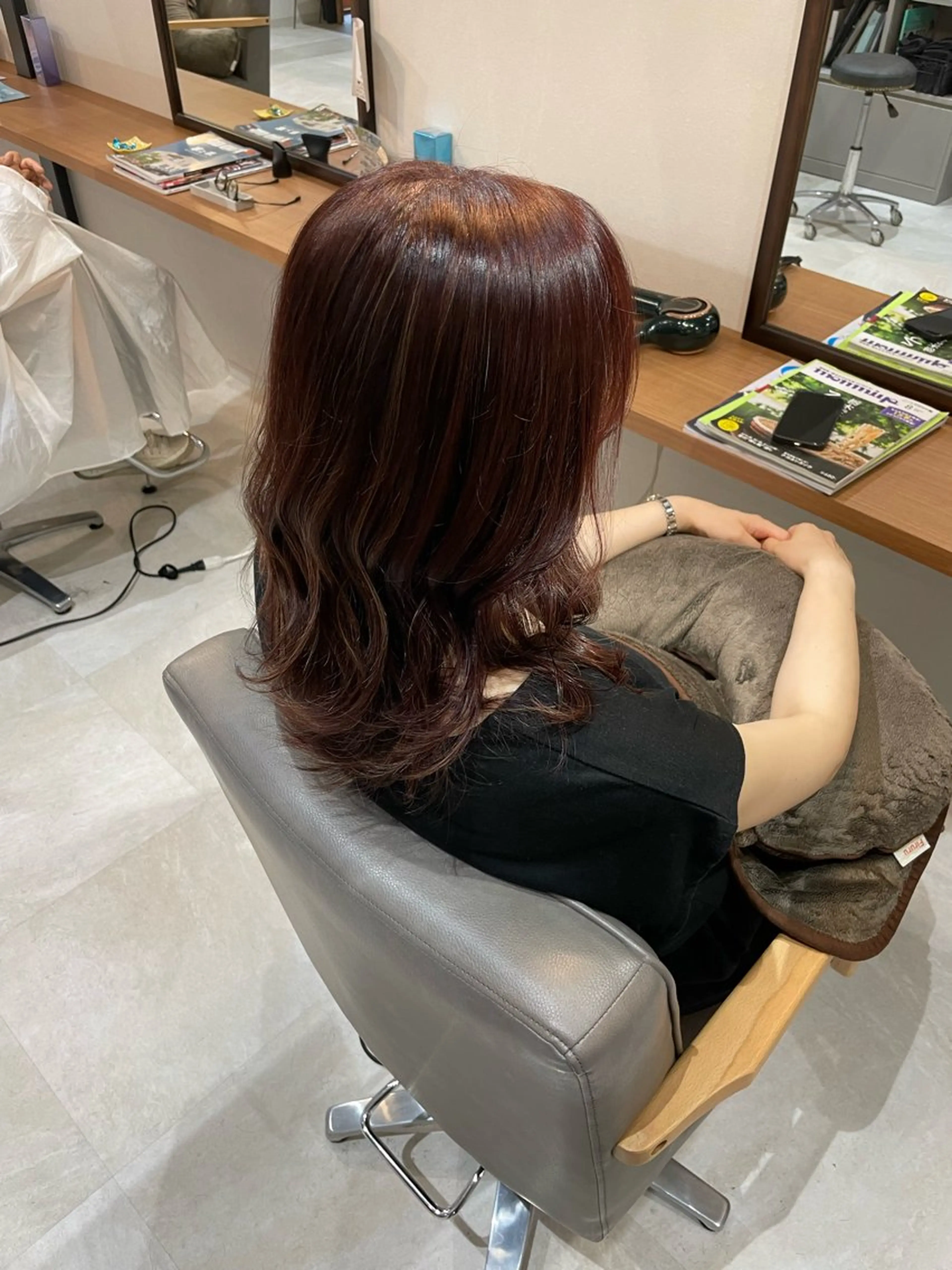 ミディアム カラー ハイライトカラー ハイライト カット ヘアカラー ayaka |トレンドヘアのヘアスタイル