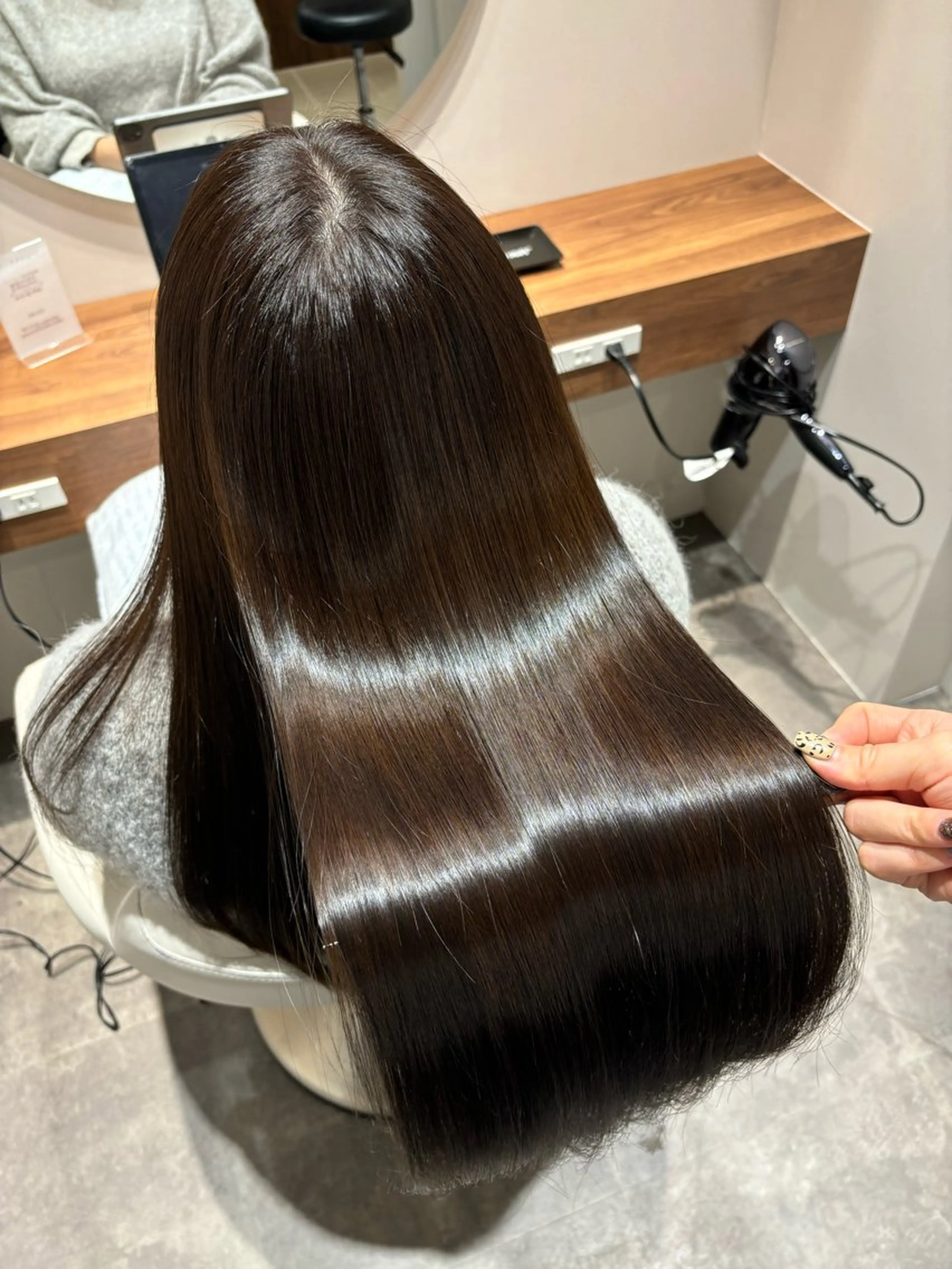 ロング カット ヘアカラー トリートメント 美髪ヘア 🤍erikaのヘアスタイル