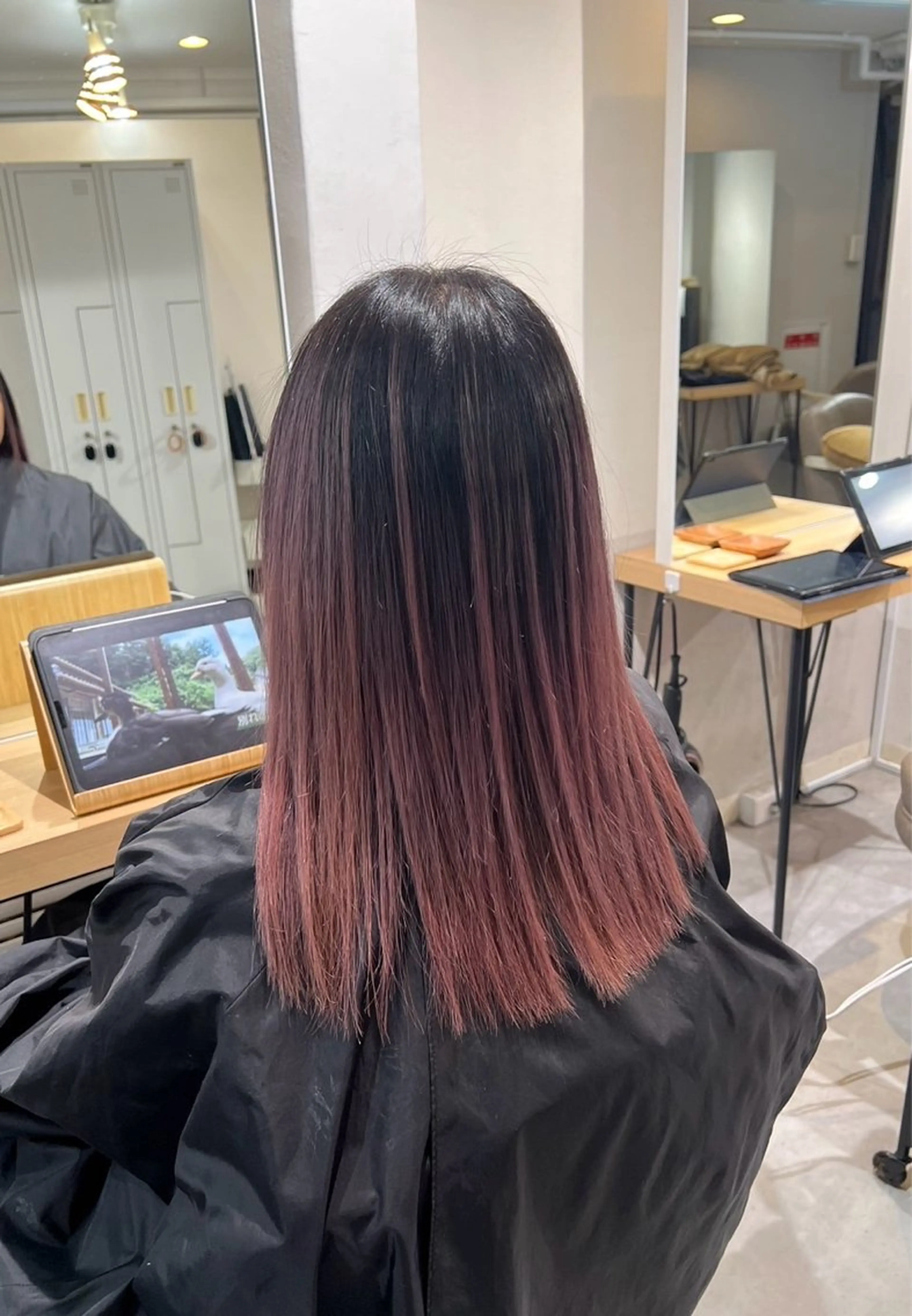 ミディアム カラー バレイヤージュ ベージュカラー ピンクカラー ピンクベージュ レイヤーカット ヘアカラー トリートメント ROBIN所属・指名数No.1 /NAOYAのヘアスタイル