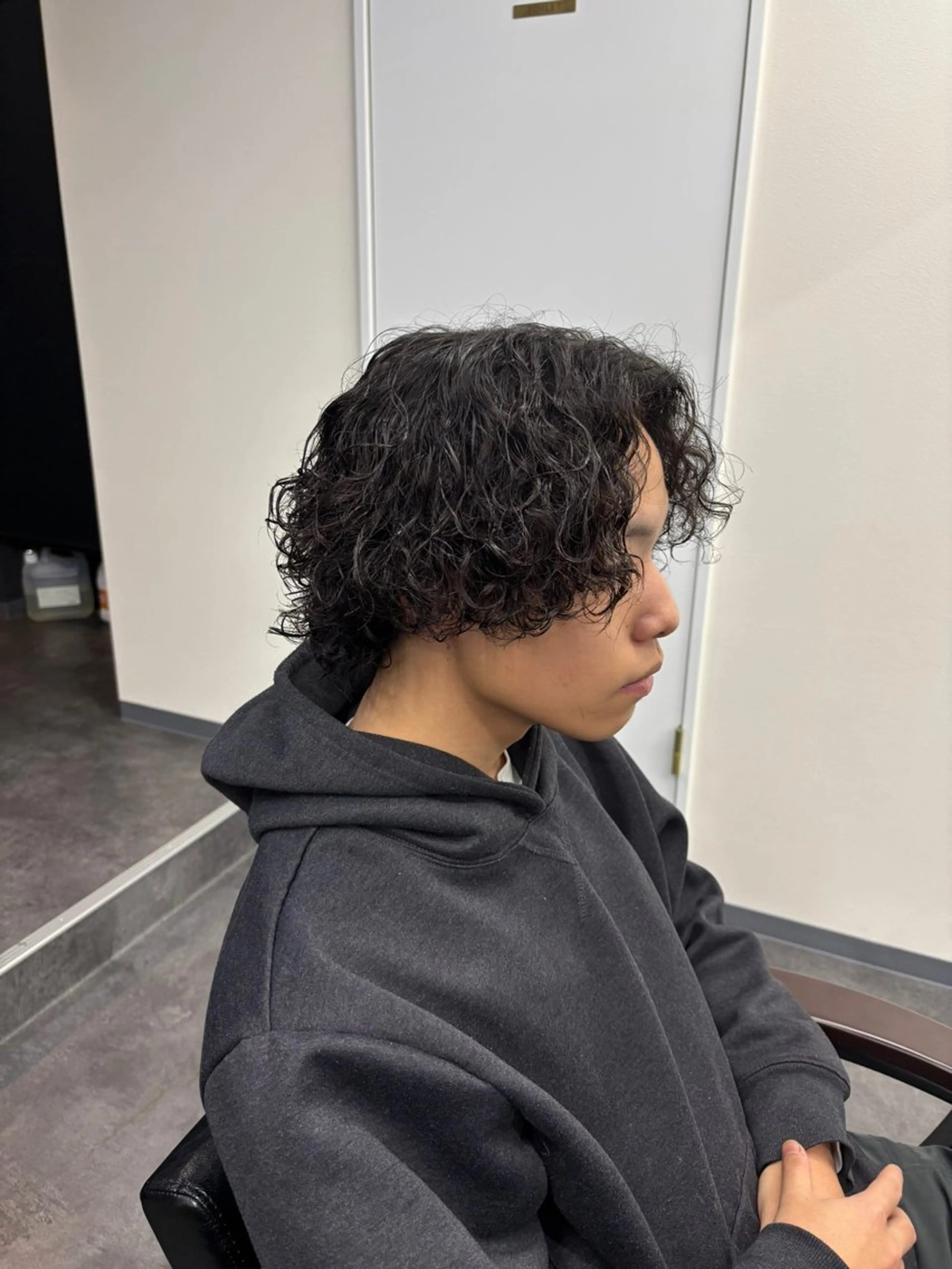 パーマ メンズ センターパート フェードカット メンズハイトーン マッシュ メンズパーマ カット パーマ スパイキーパーマ 柏NO1 藤本葉のヘアスタイル