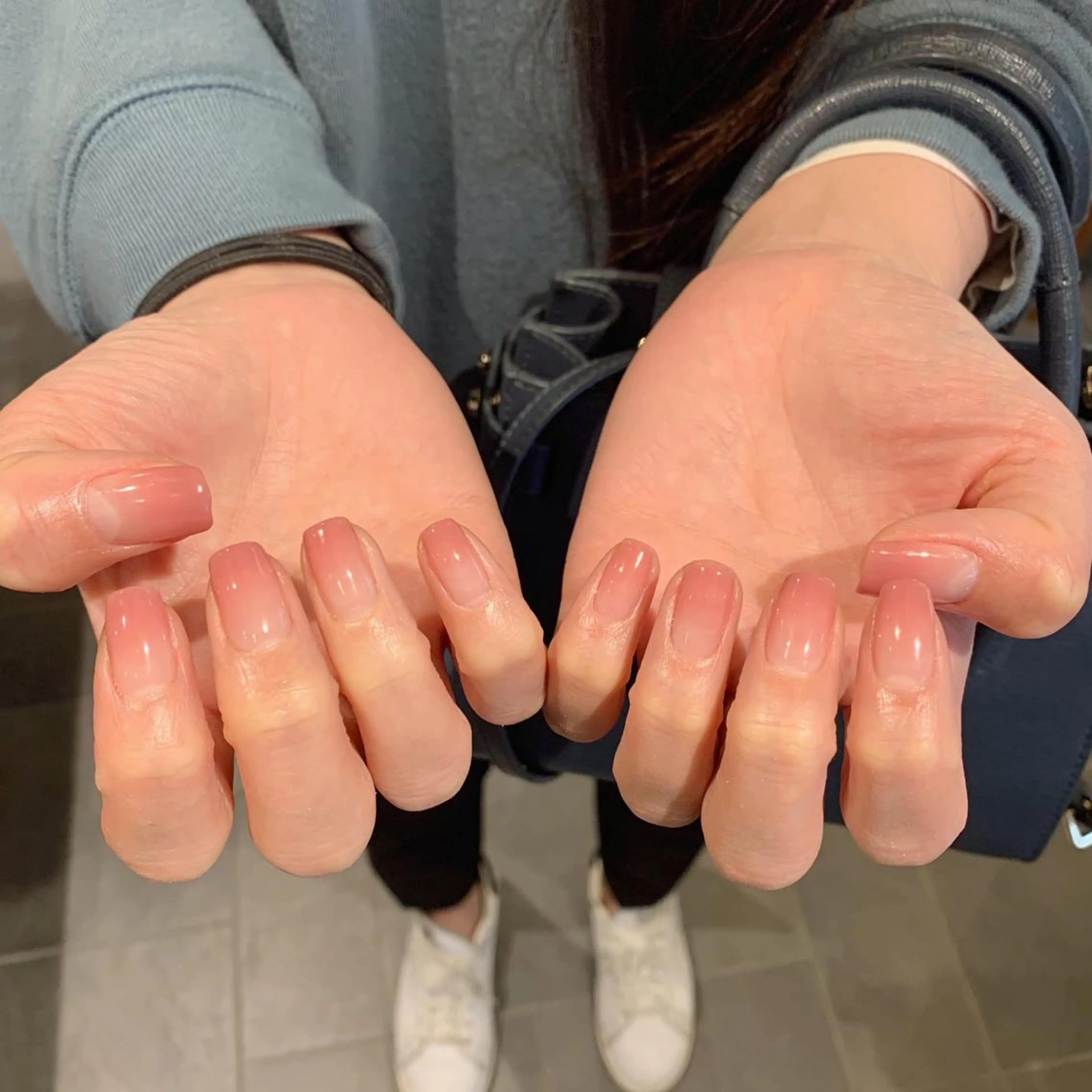 ネイル ジェルネイル グラデーション パラジェル 鈴木 里奈のネイルデザイン