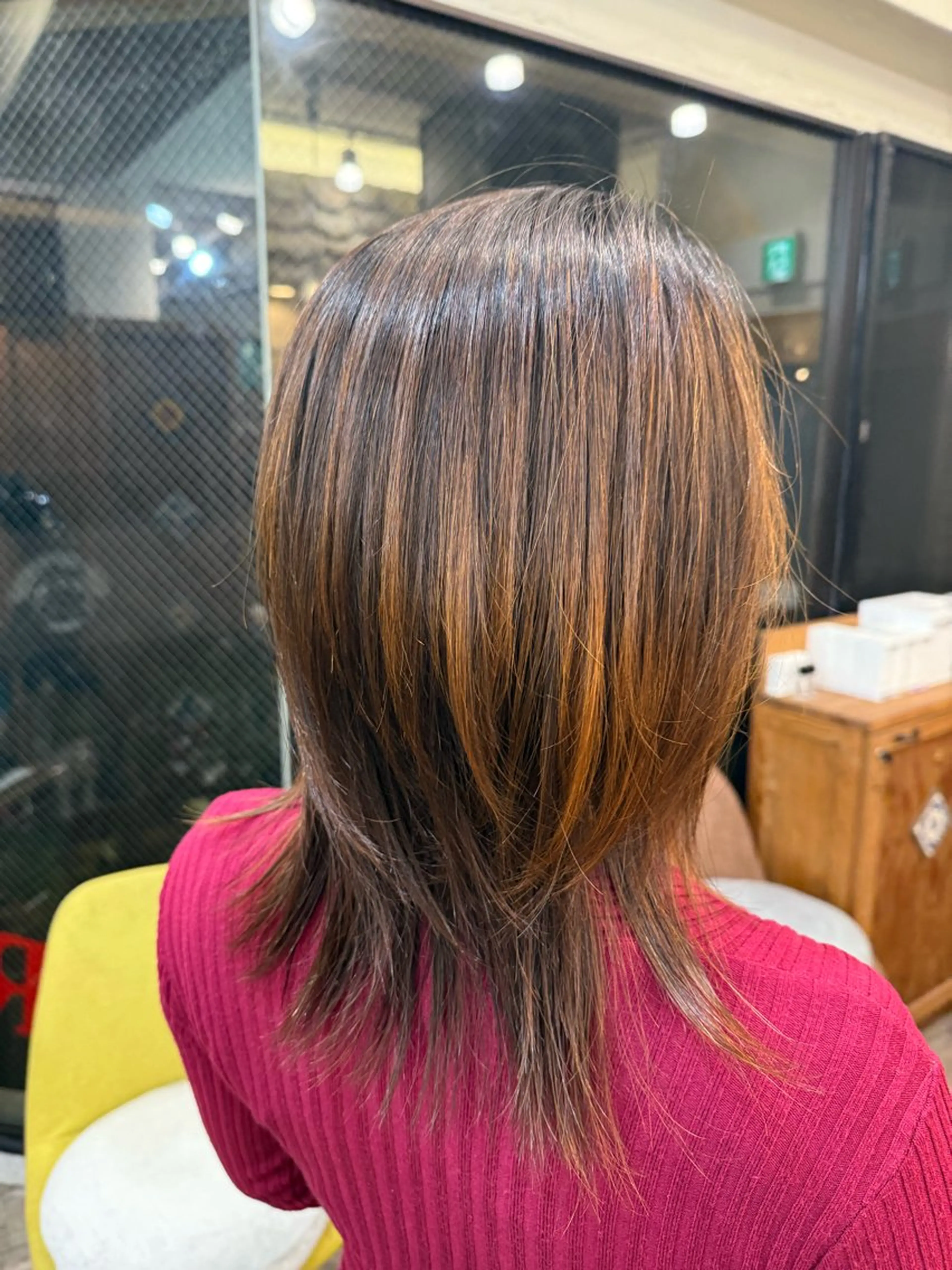 ミディアム ミディアムレイヤー レイヤーカット ツヤ髪 透明感カラー ゆいなのヘアスタイル