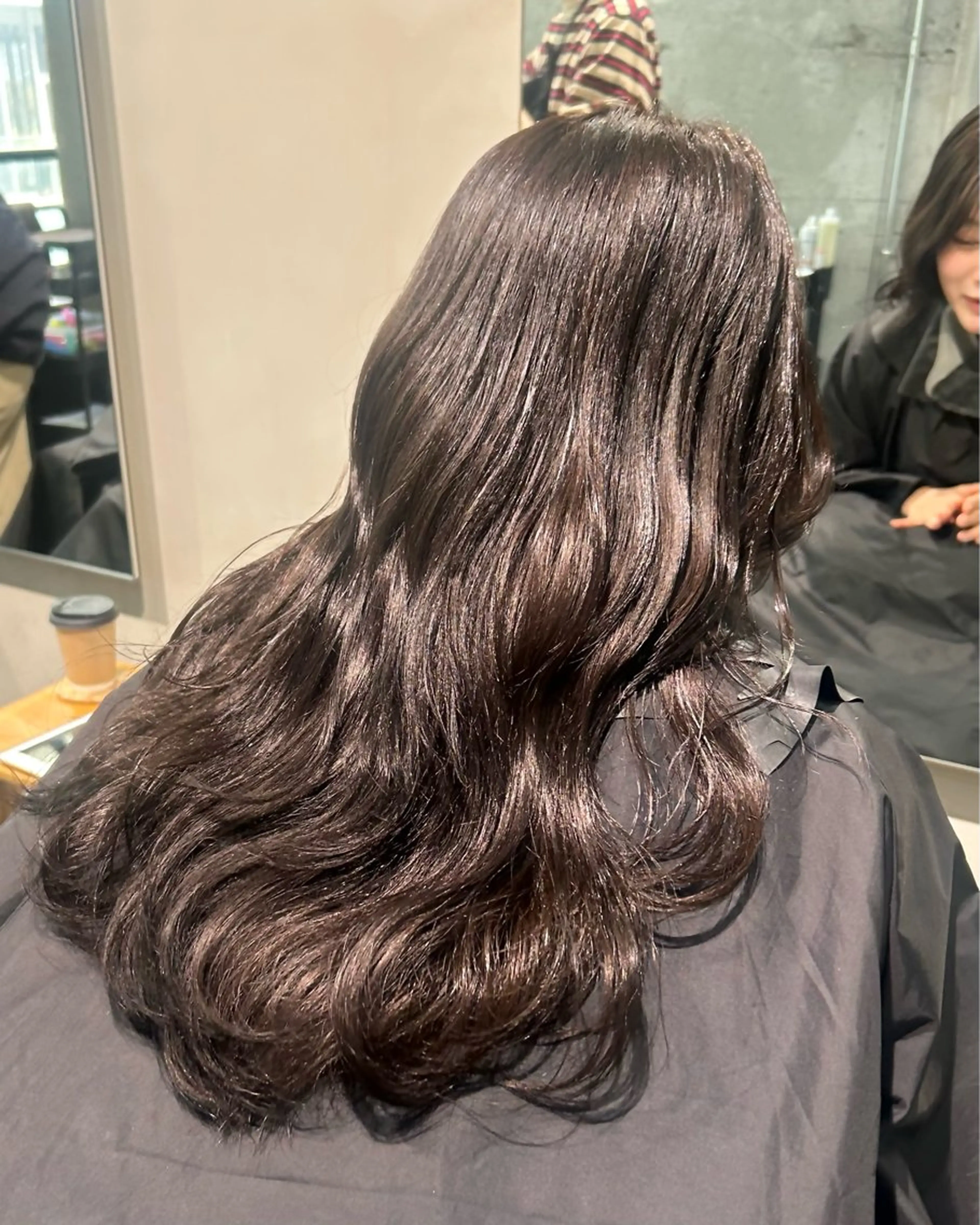 ロング カラー ブリーチ ブラウンカラー チョコレートブラウン ココアブラウン ブリーチなしカラー カット ヘアカラー トリートメント レイヤーカット/栄/ 顔周り/キトウモエノのヘアスタイル