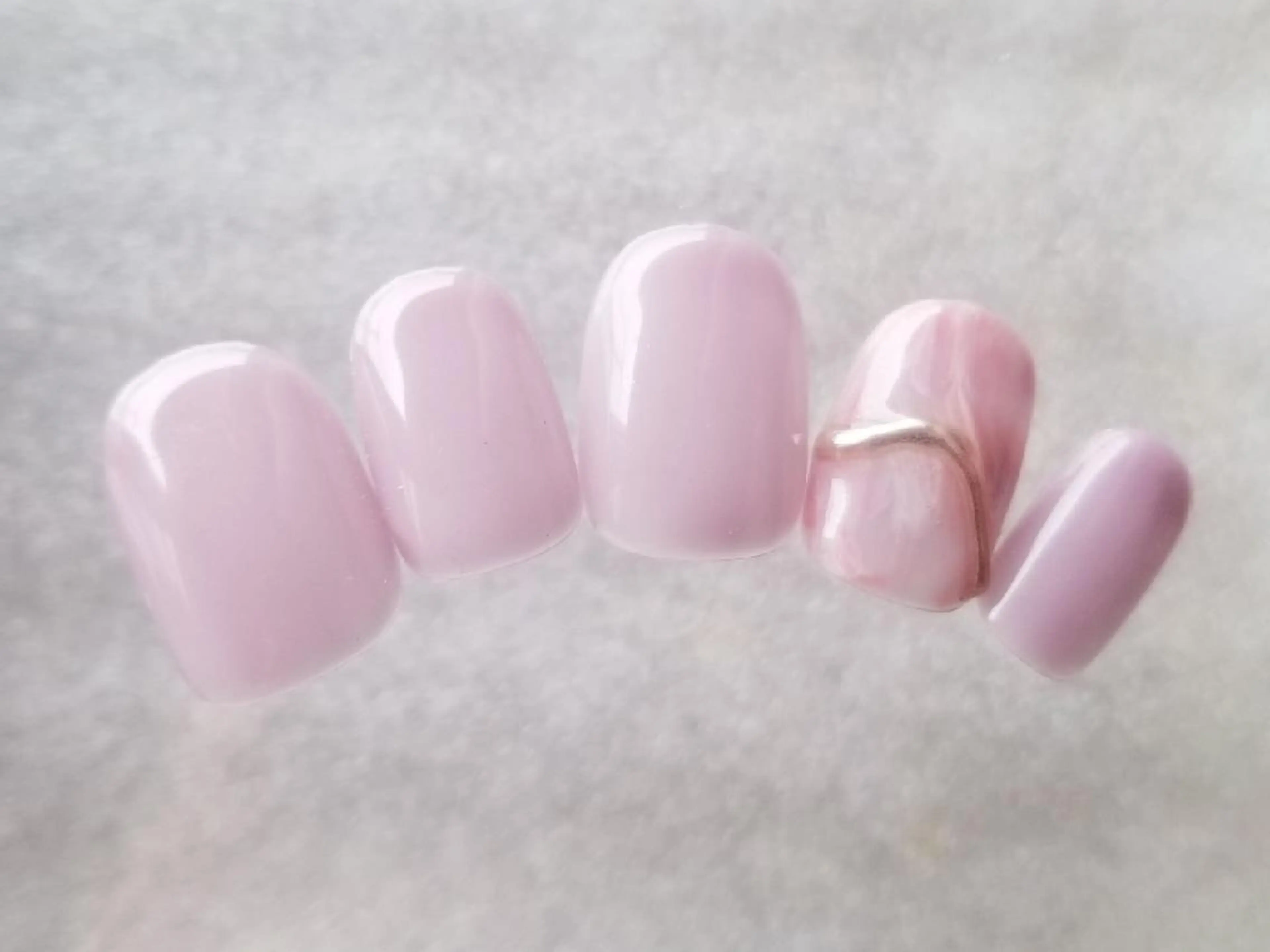 ネイル ニュアンスネイル シンプルネイル 春ネイル 吉祥寺🌟 ネイルフロンティアのネイルデザイン