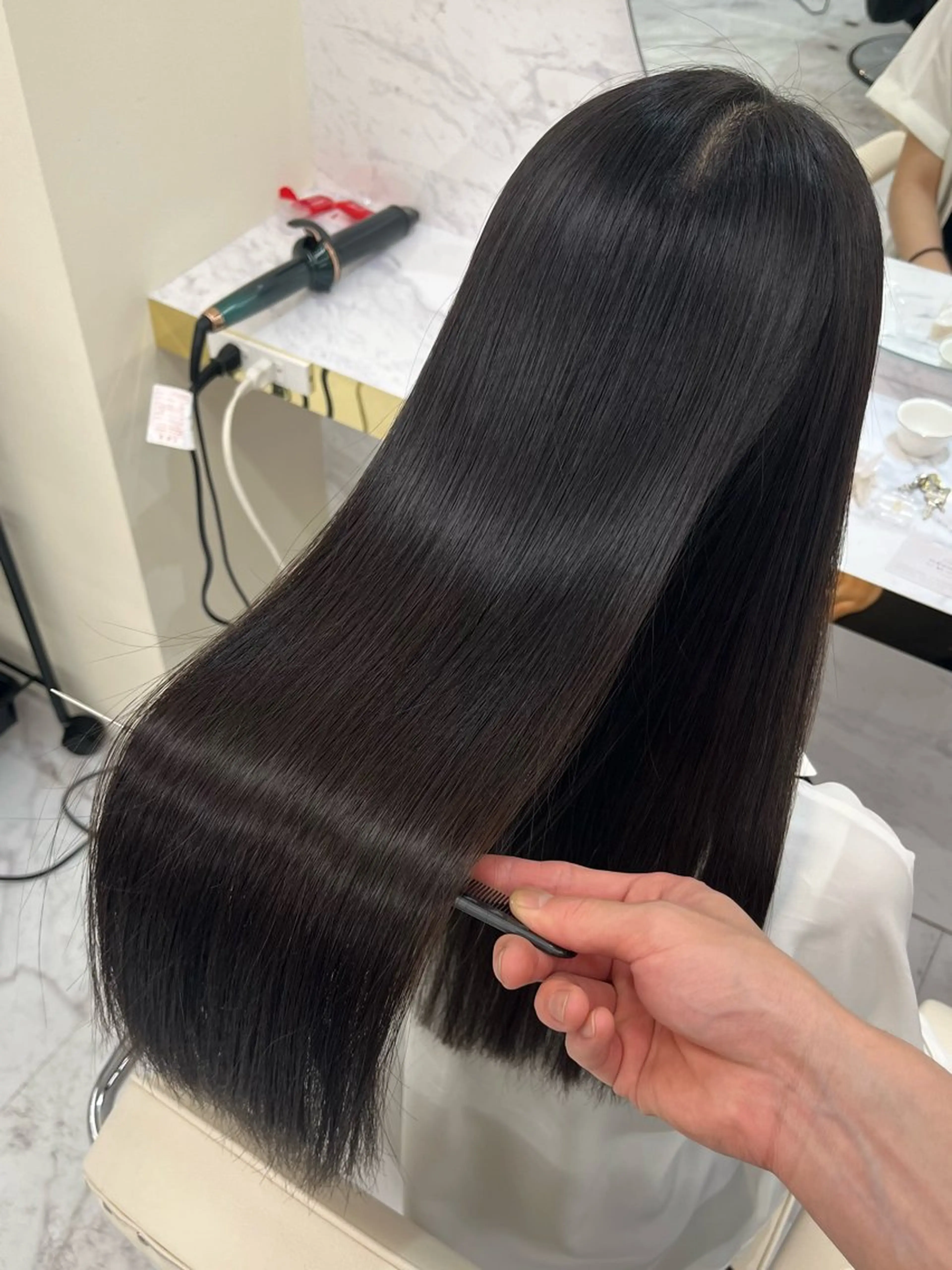 ロング ボブ 顔周りカット 髪質改善 韓国風ヘア レイヤーカット 縮毛矯正 CHAINON CENTREのヘアスタイル