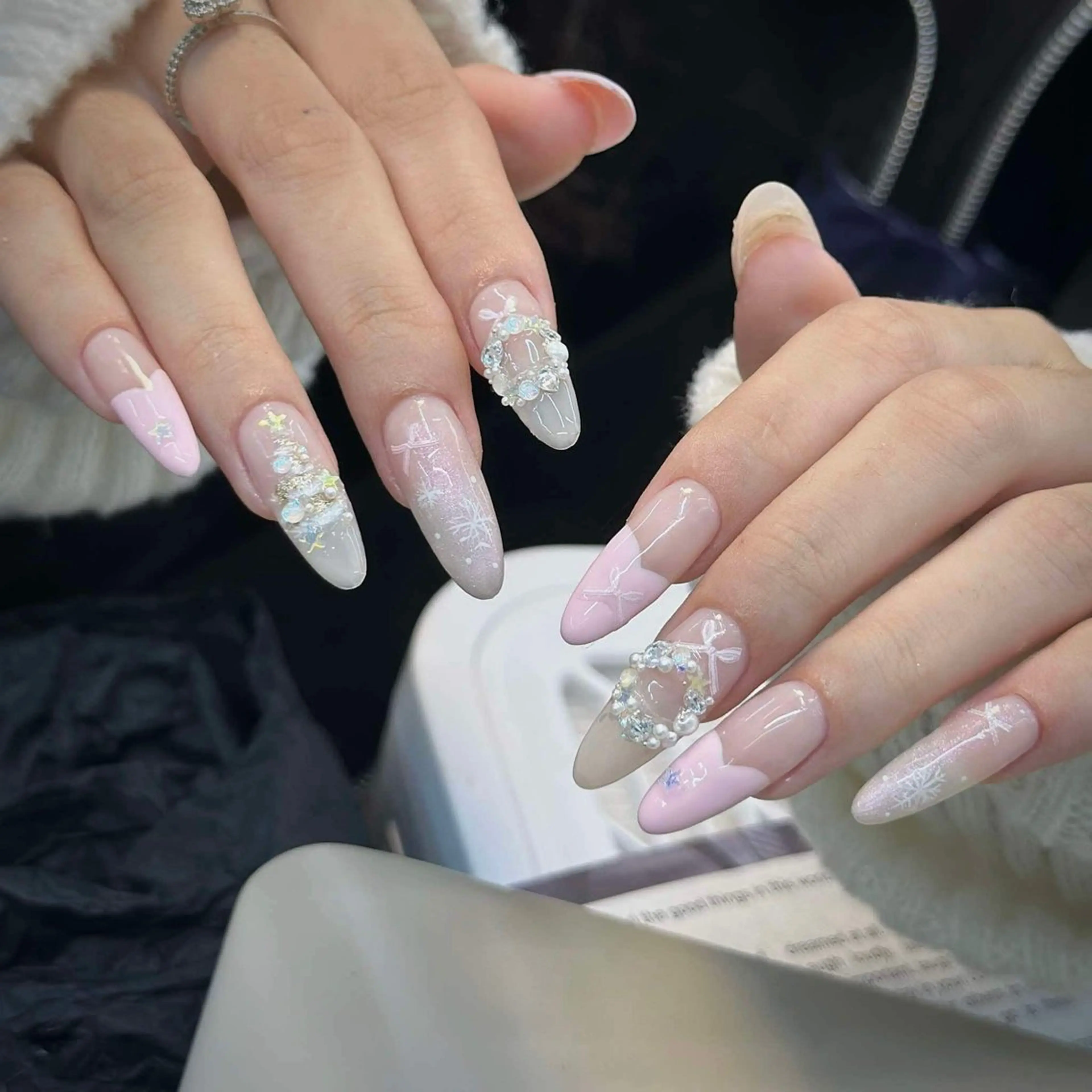 ネイル 長さ出し フレンチネイル ジェルネイル ガラスフレンチ 韓国ネイル Minette nailHuongのネイルデザイン