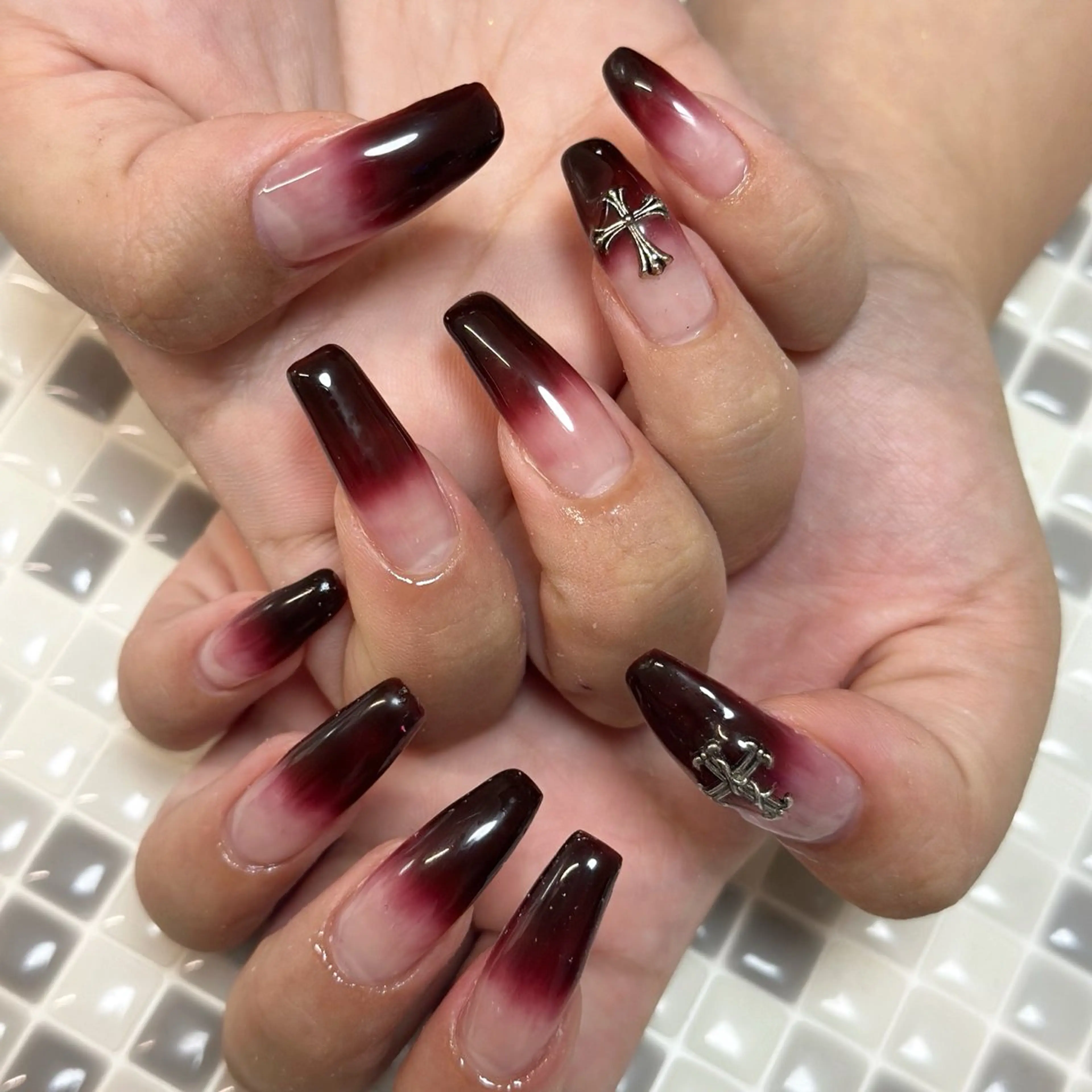 ネイル ボルドー グラデーション nailist yuiのネイルデザイン