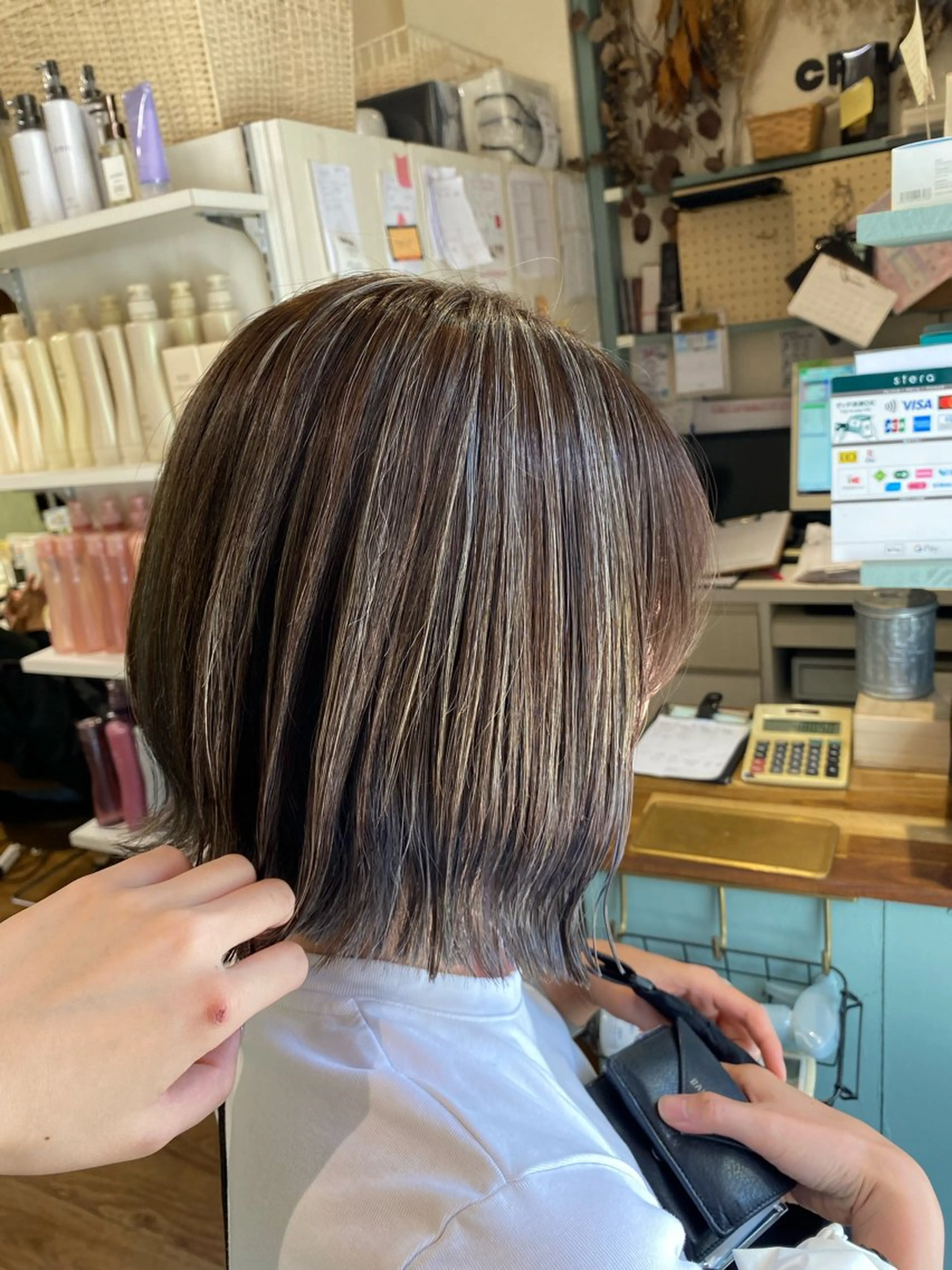 ショート カラー 前下がりボブ ハイライトカラー ボブ ハイライト ヘアカラー 透明感カラー/韓国 ヘア🩶yuri🩵のヘアスタイル