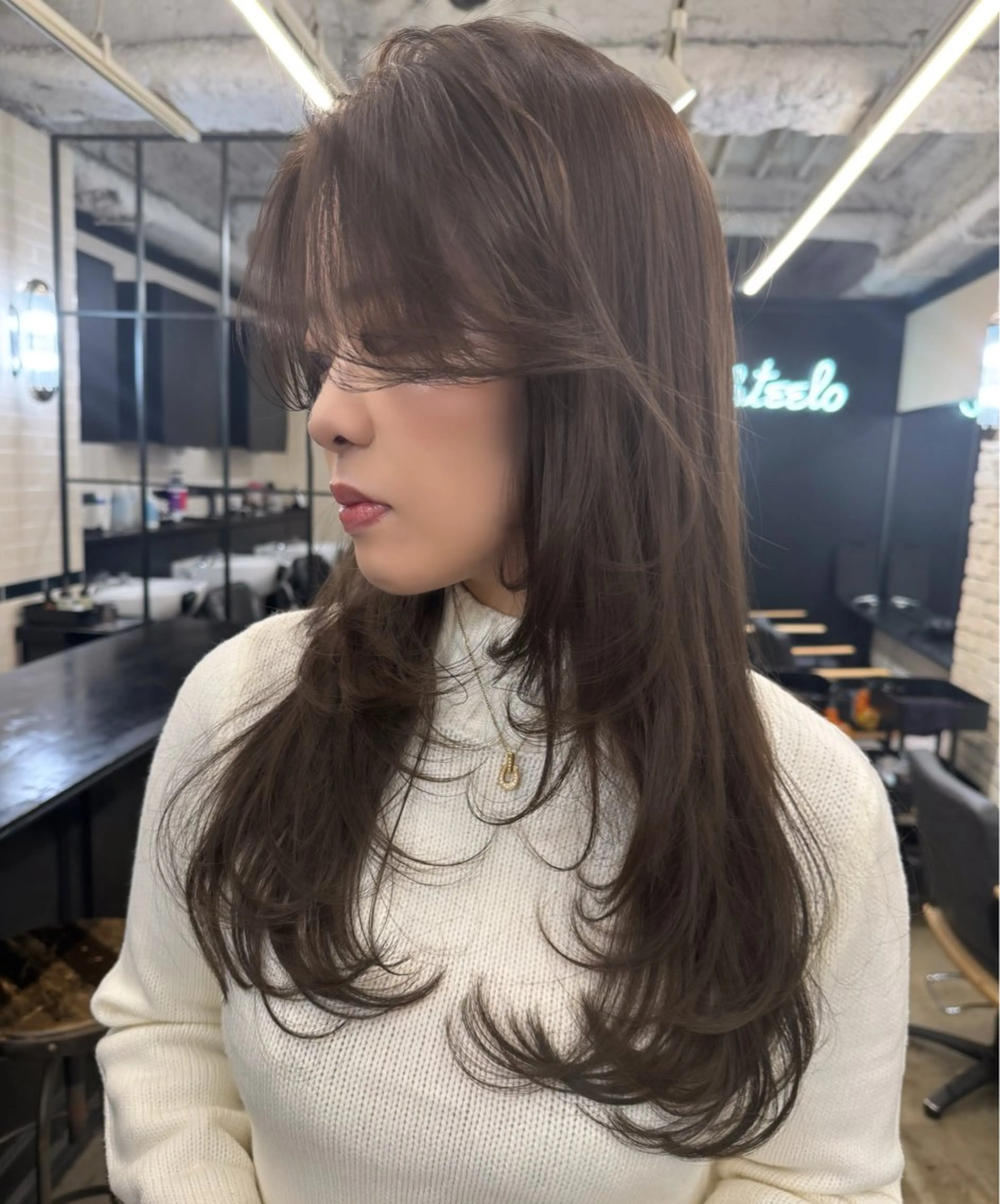 ロング カラー ブラウンカラー 透明感カラー オリーブブラウン レイヤーカット カット ヘアカラー トリートメント 🌟小顔レイヤー× 赤み消し透明感カラーのヘアスタイル