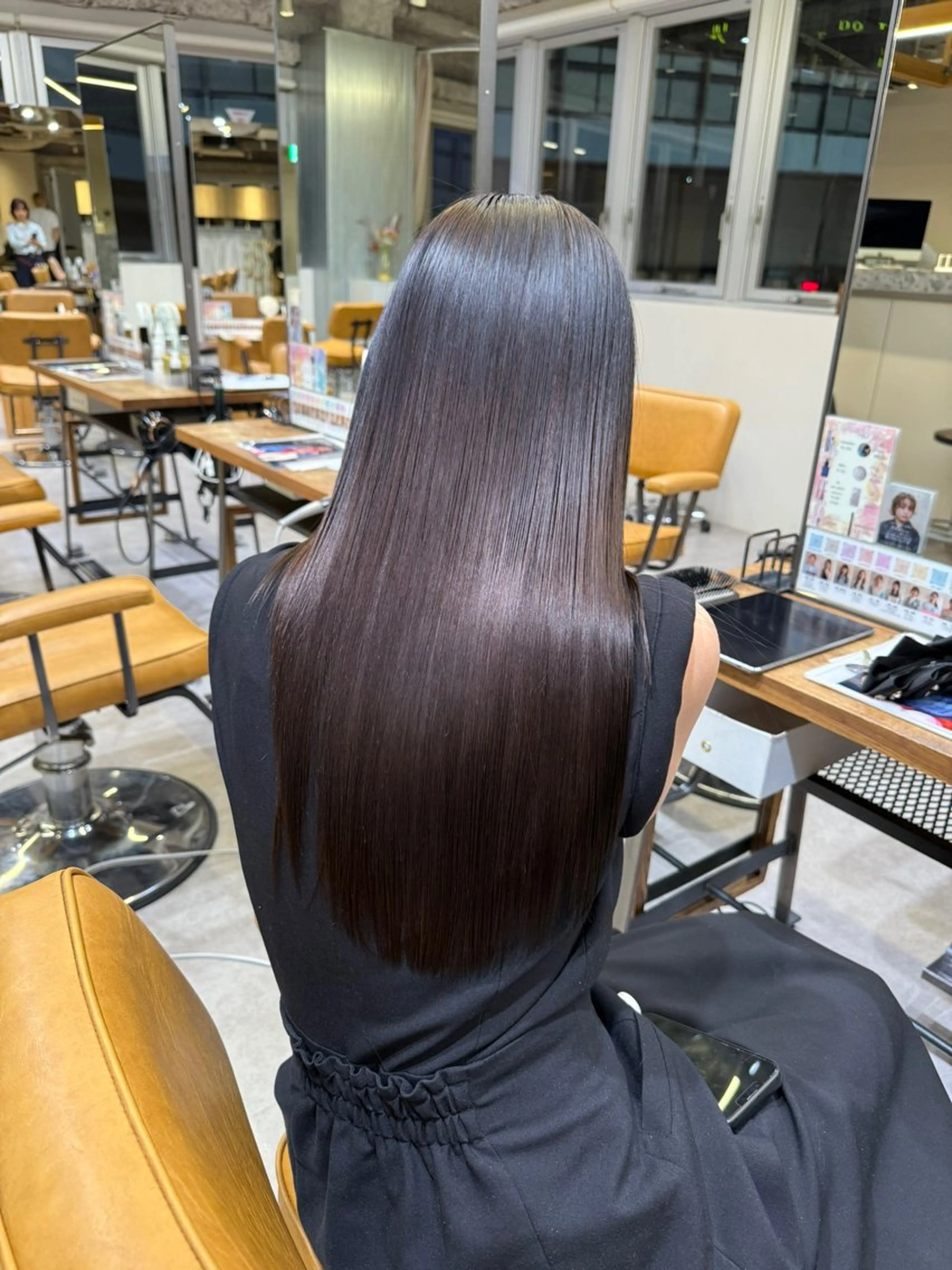 ロング やはらりの/ 酸性ストレートのヘアスタイル