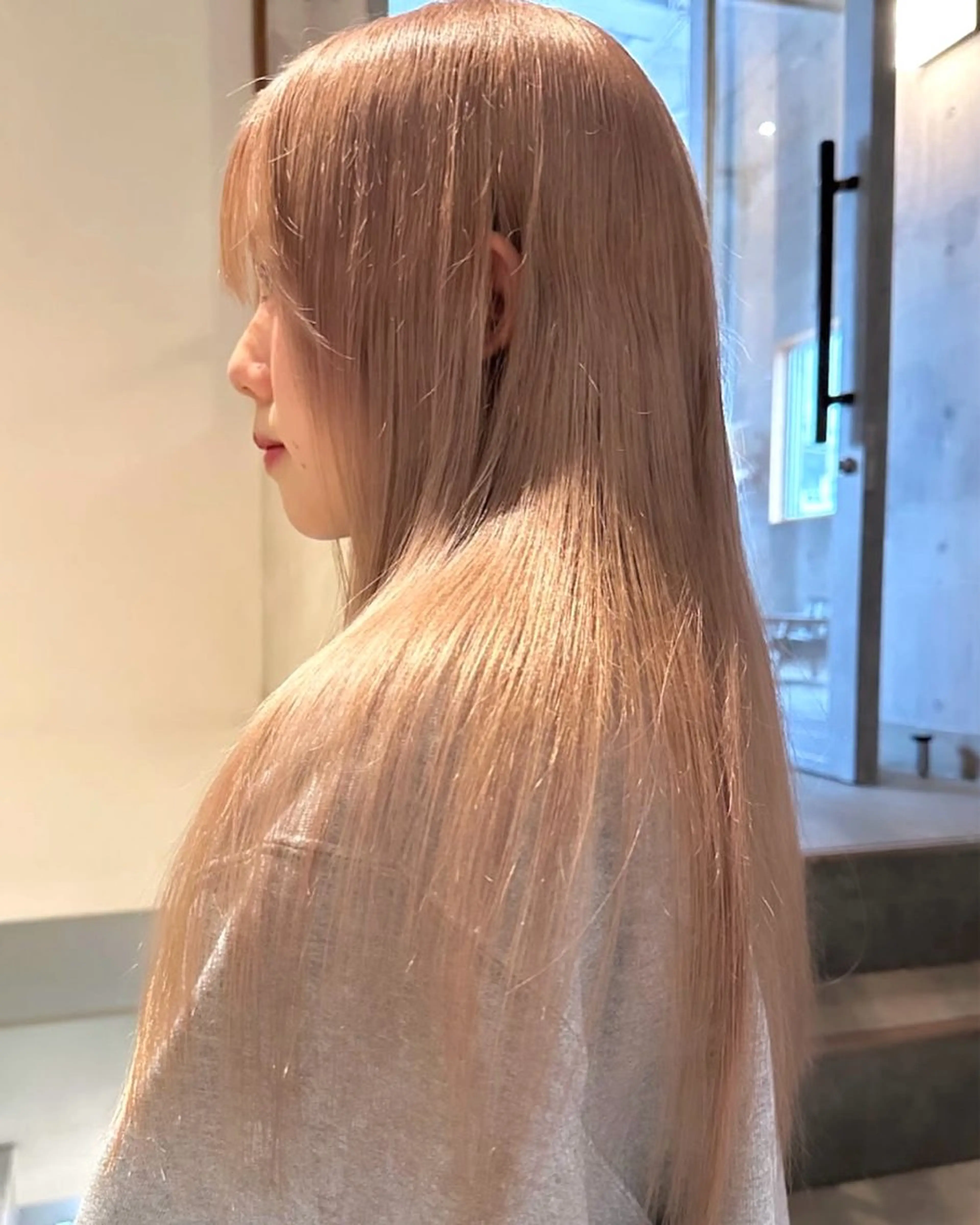 ロング 岩元 愛美のヘアスタイル