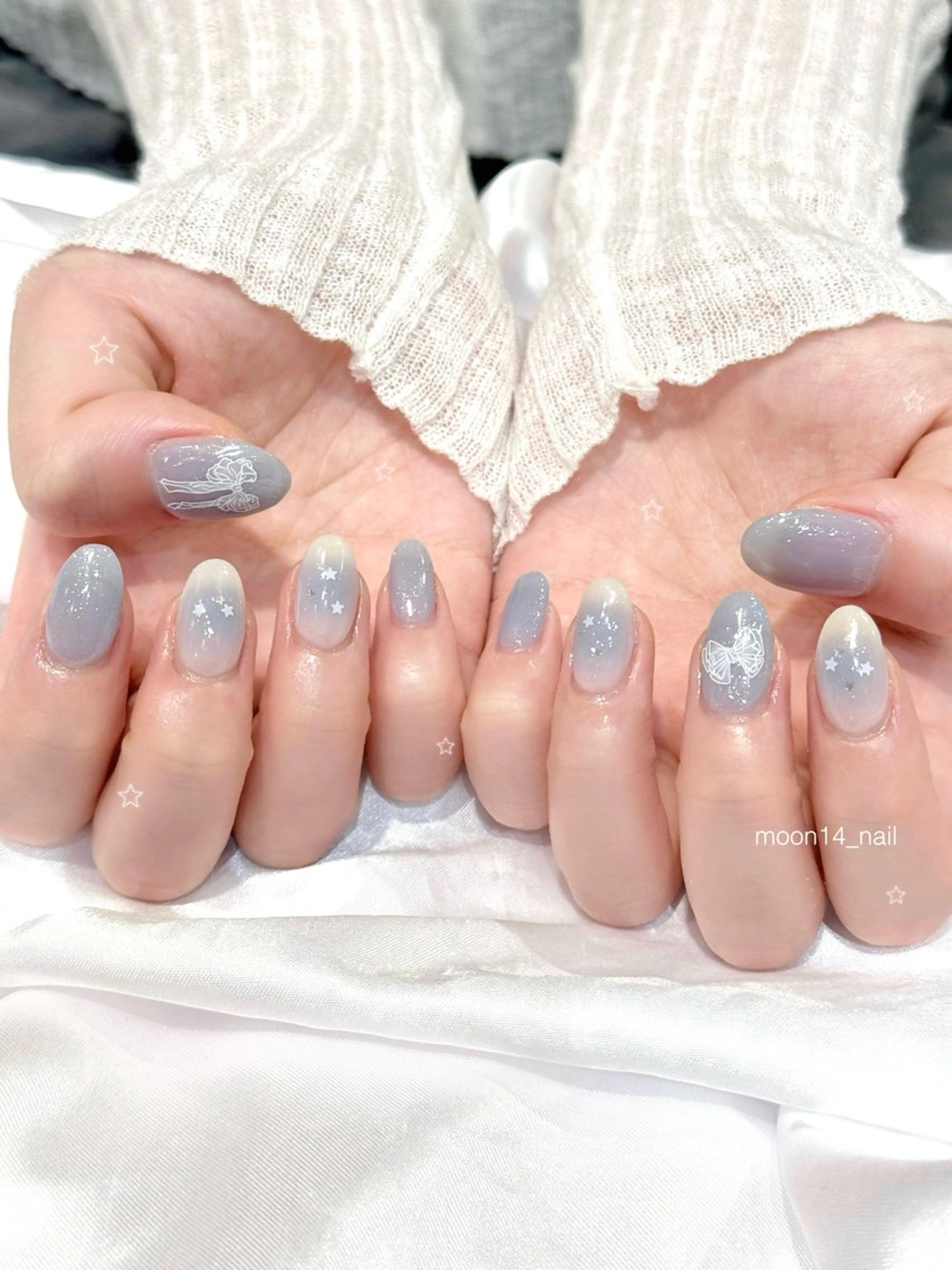 ネイル ブルー チークネイル ジェルネイル パラジェル リボン ハンドネイル natsuki 💫のネイルデザイン