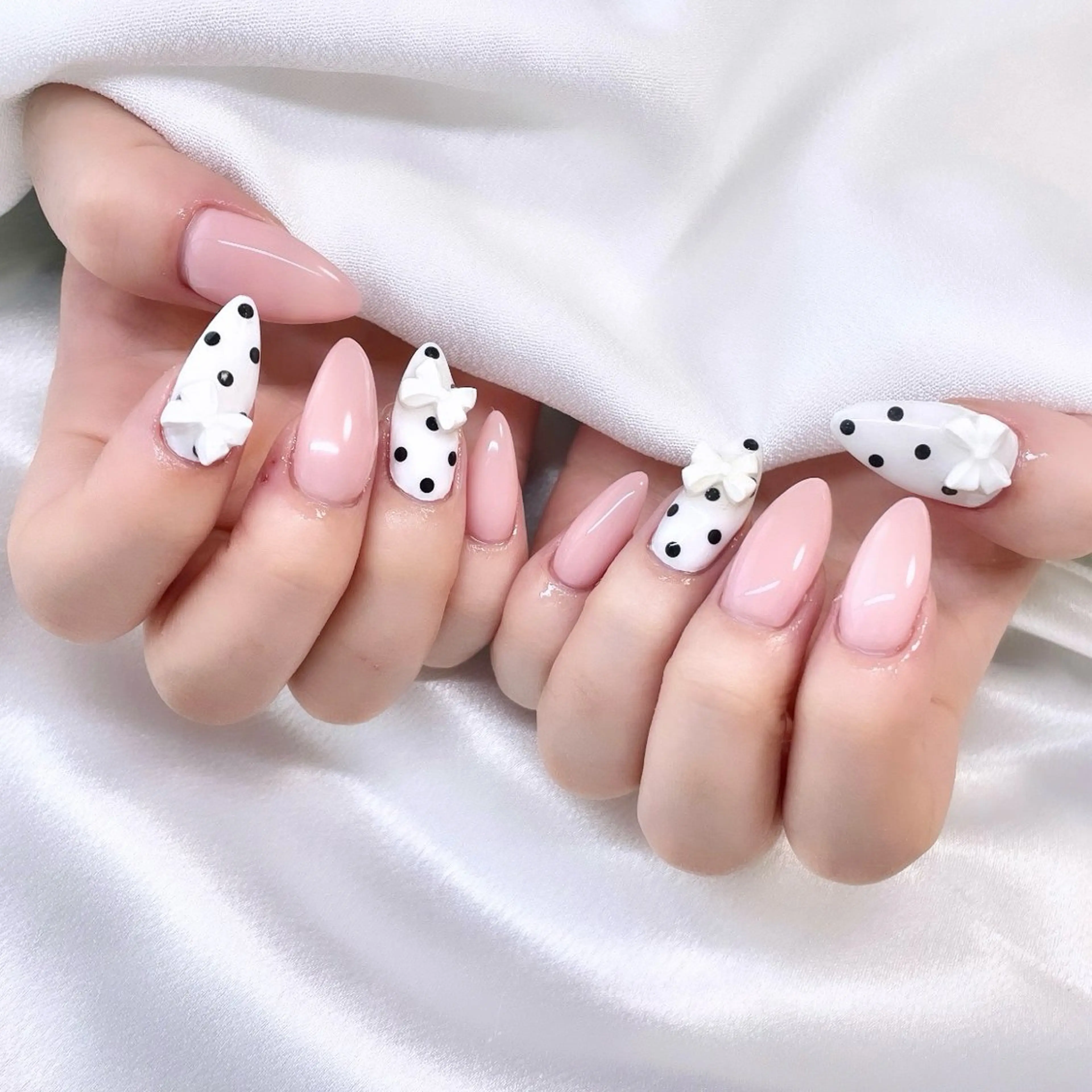 ネイル ドット ガーリー 韓国ネイル シンプルネイル ワンホンネイル ハンドネイル salon Lisisのネイルデザイン