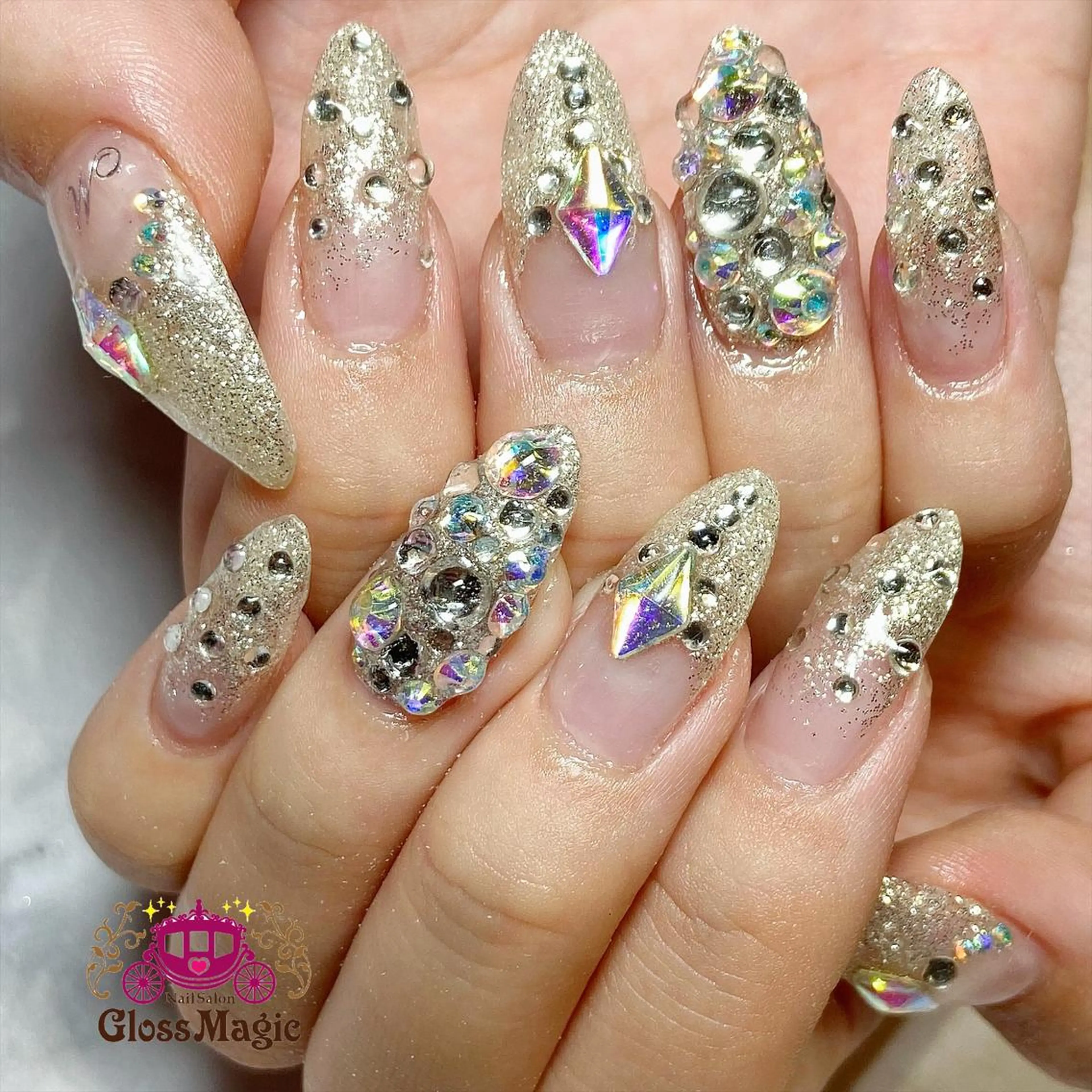 ネイル ストーンネイル ハンドネイル YUN 💅のネイルデザイン