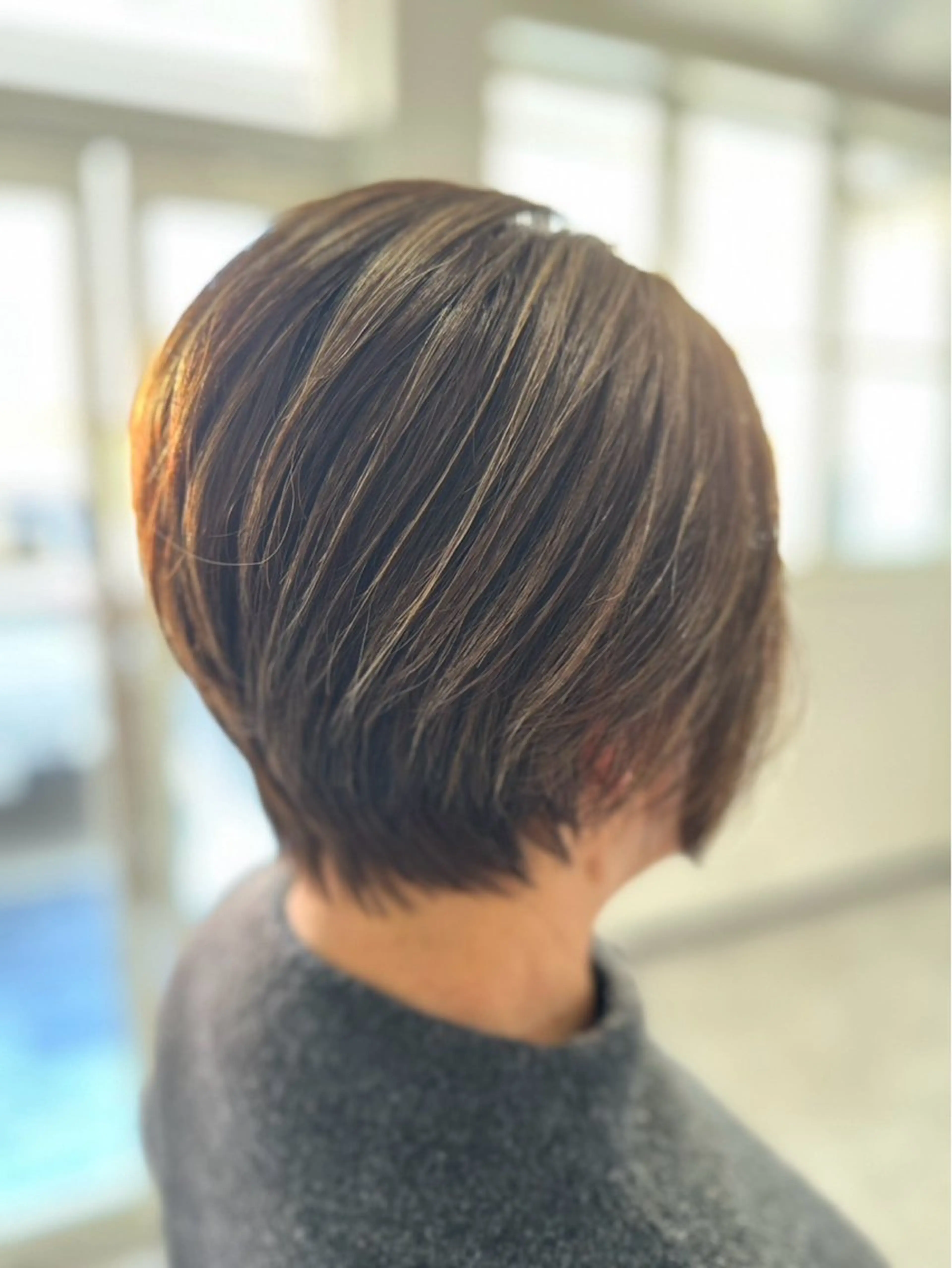 ショート ハイライト 髪質改善 レイヤーカット ショートヘア 縮毛矯正 SUGAMI ✴︎ Hikariのヘアスタイル