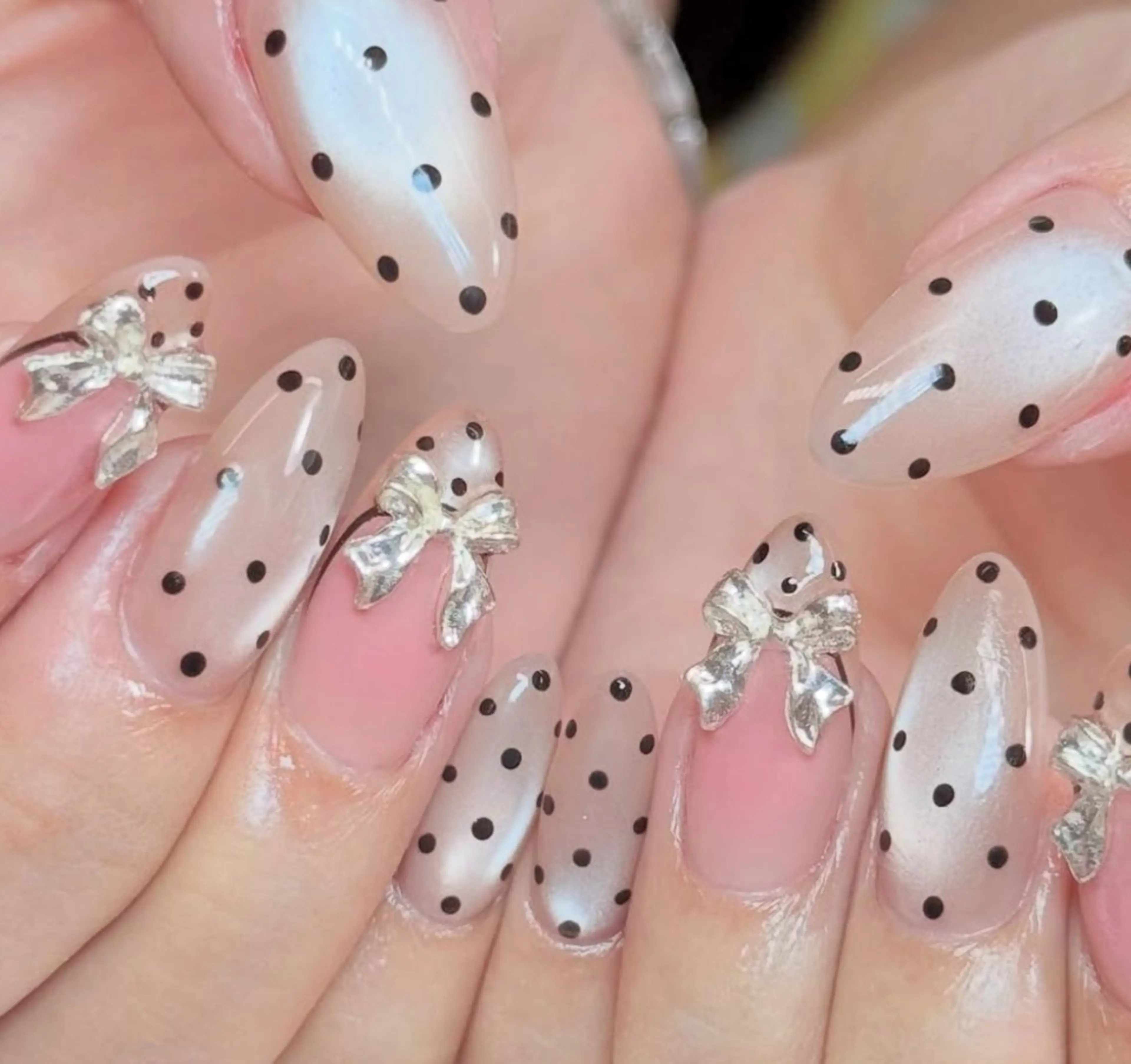 ネイル アートネイル フレンチネイル ジェルネイル キラキラネイル ニュアンスネイル ハンドネイル Ryu Nail NekoChanのネイルデザイン